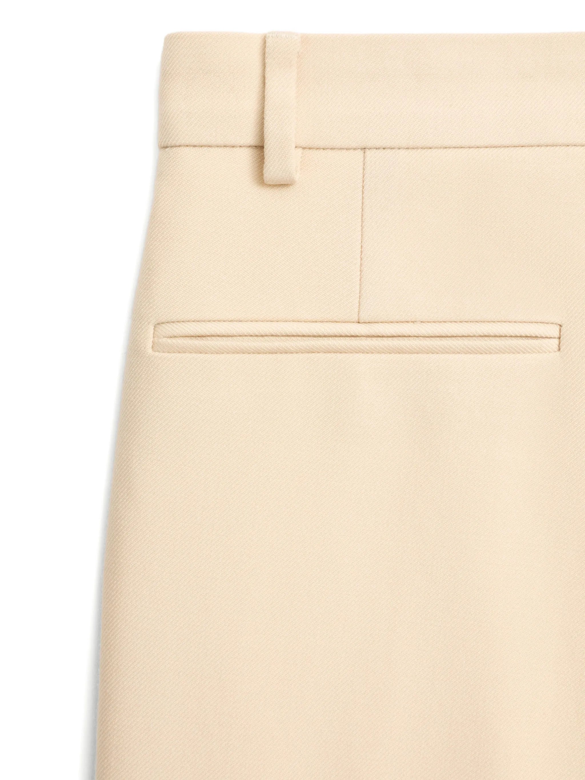 pleated trousers