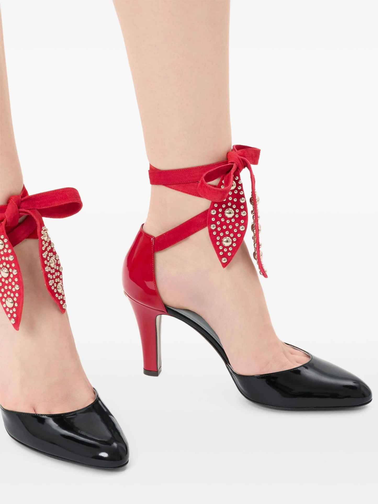 Foliefoliage tie-fastening pumps