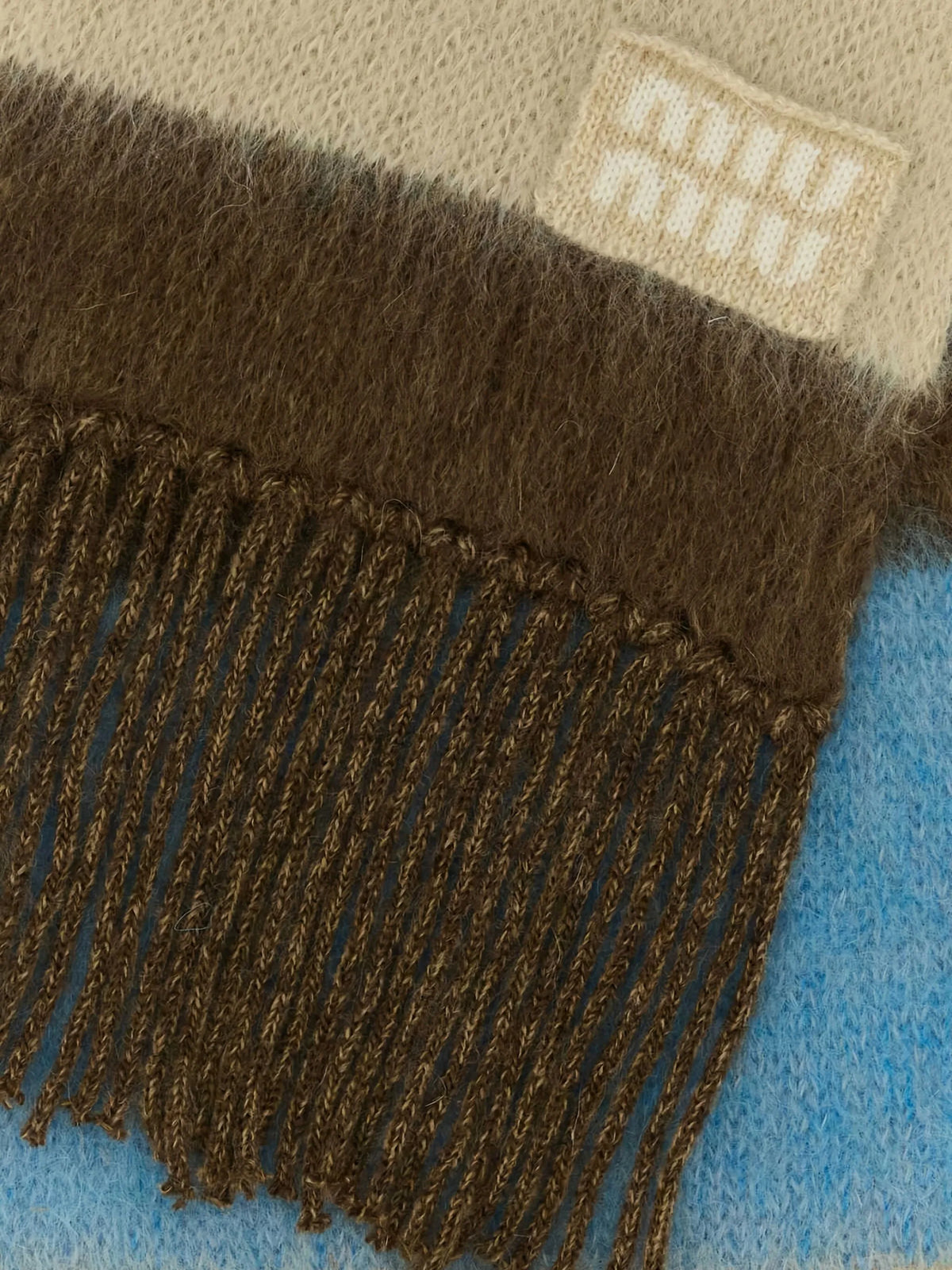 logo-embroidered scarf