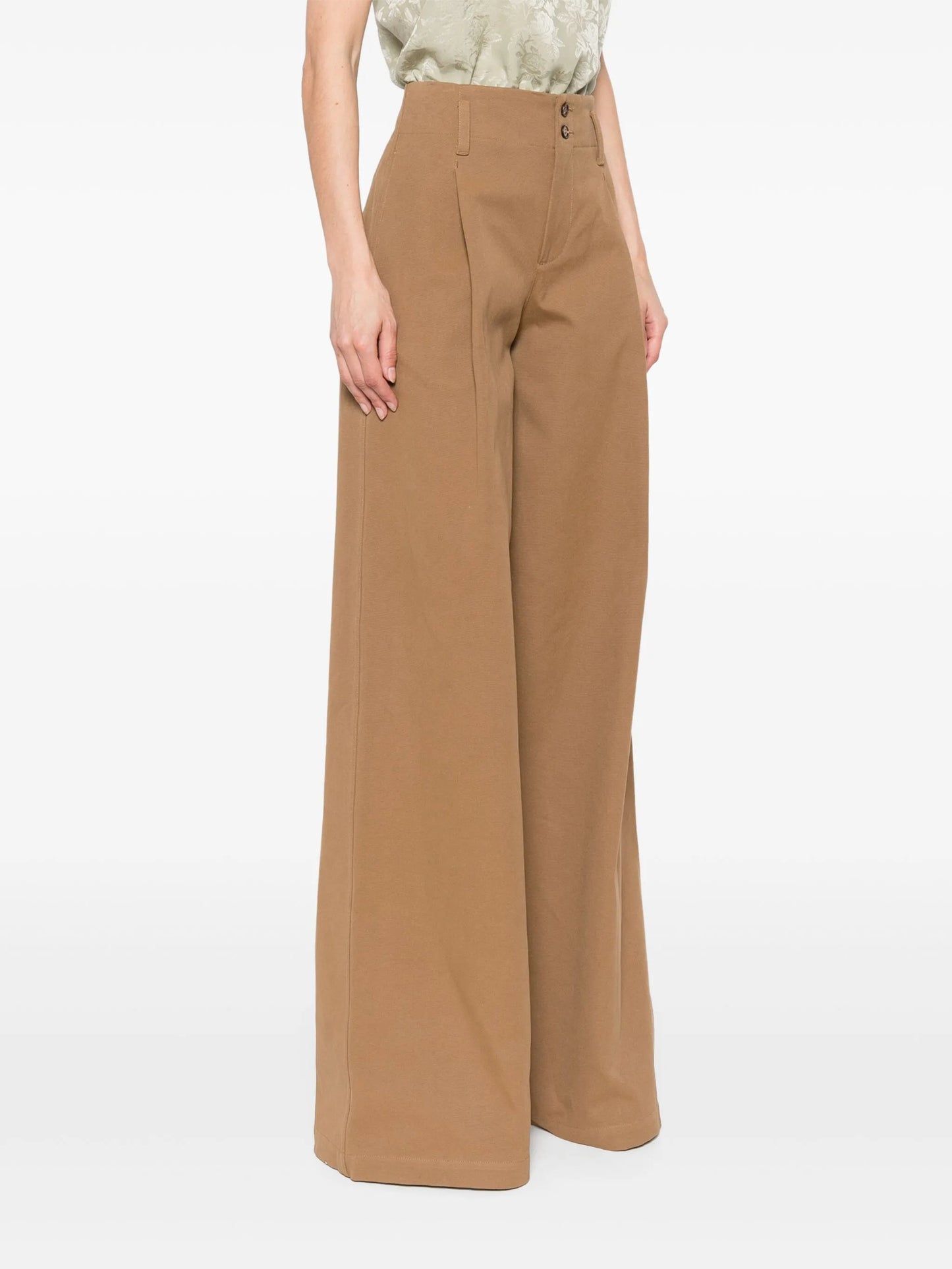 buttoned trousers