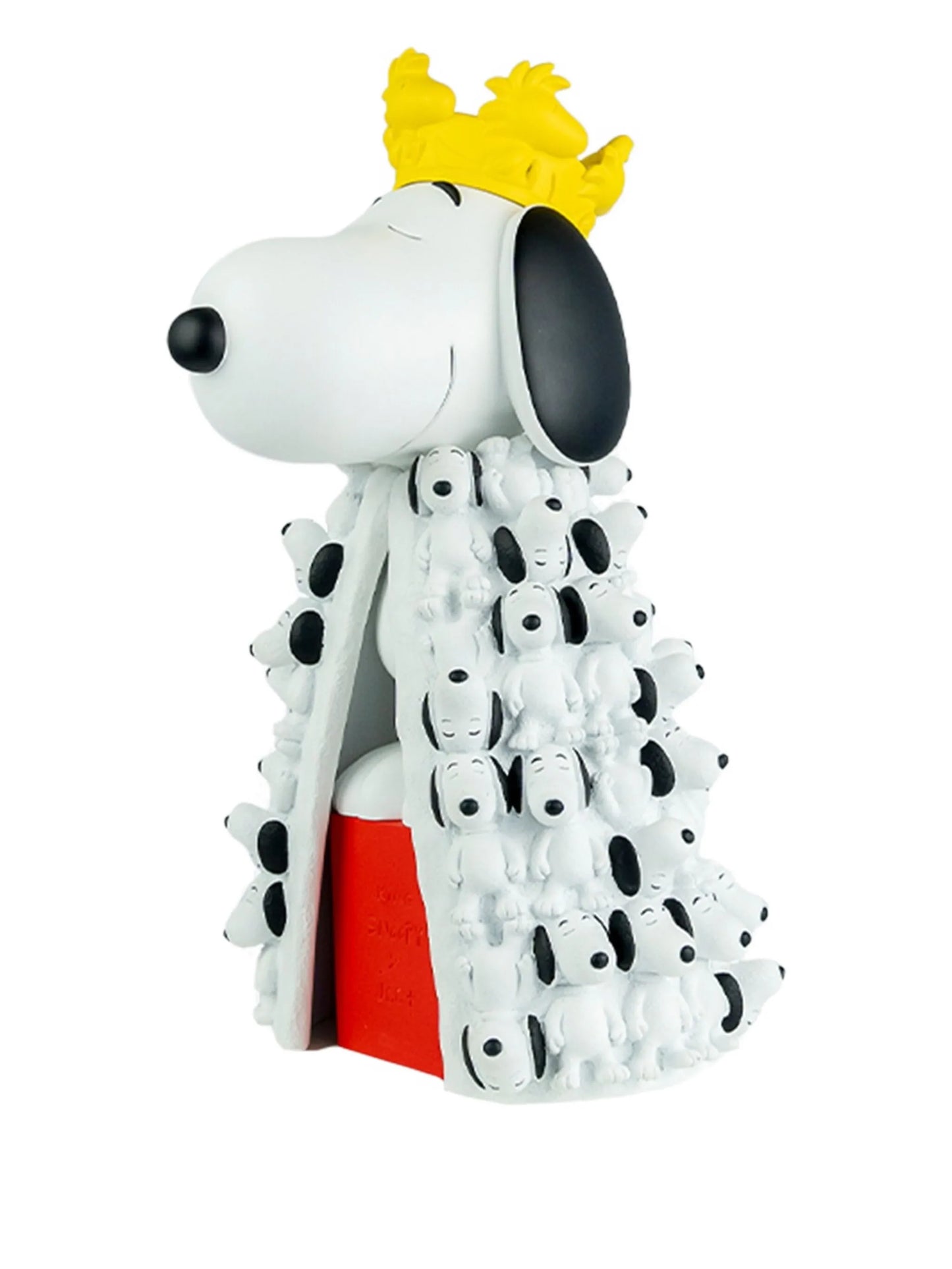 King Snoopy sculpture
