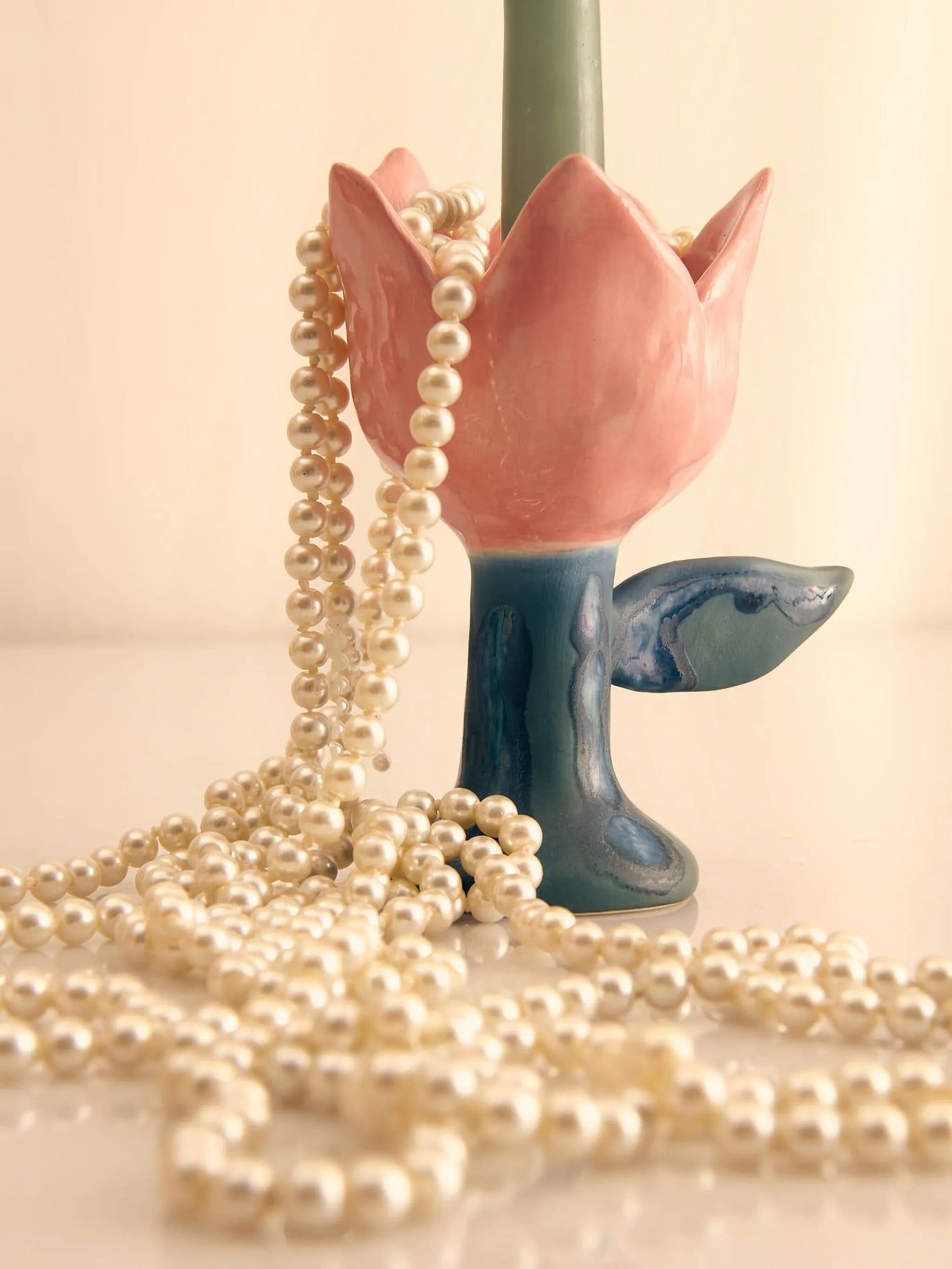 Catarina candle holder