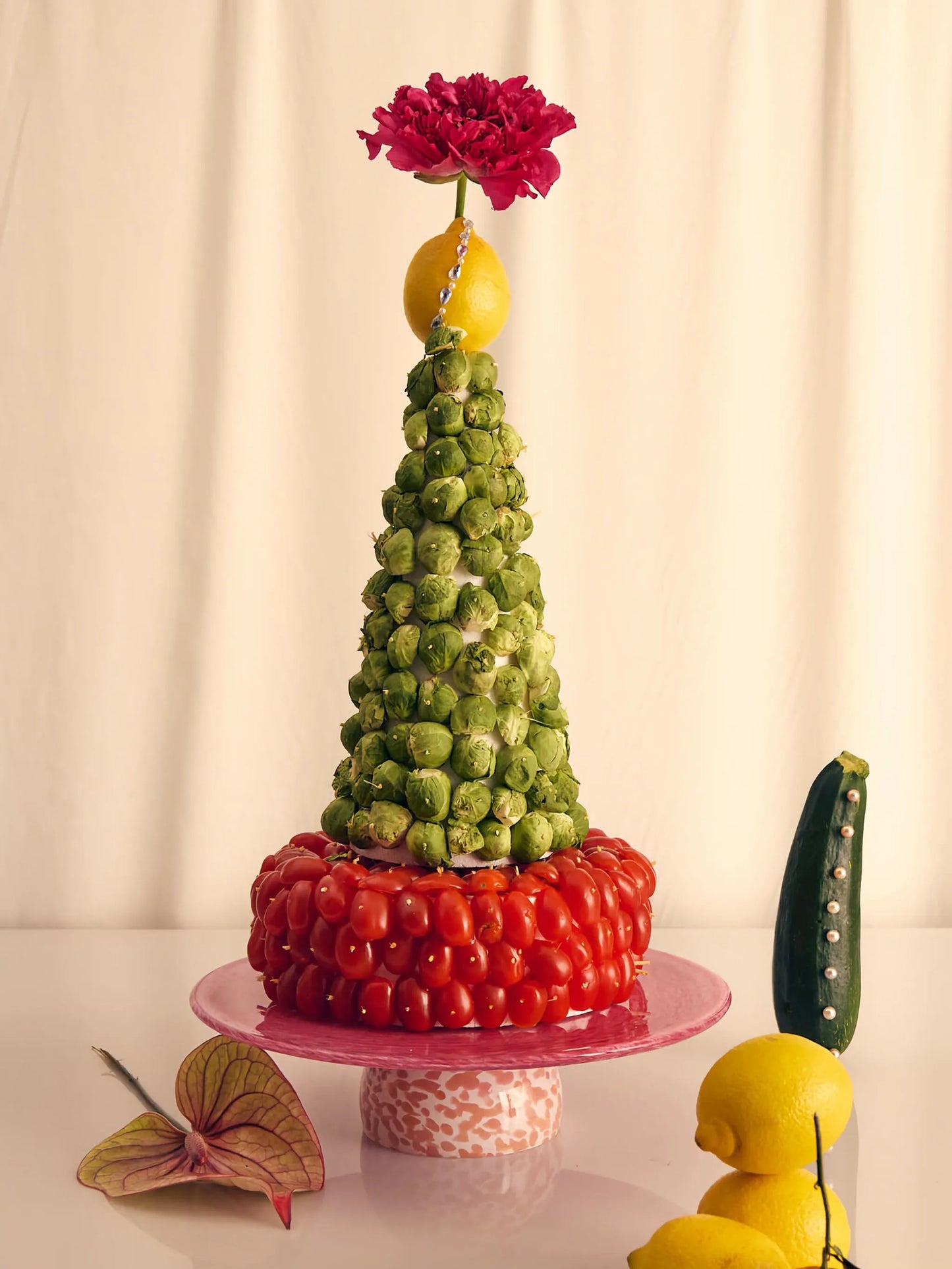 porcelain cake stand