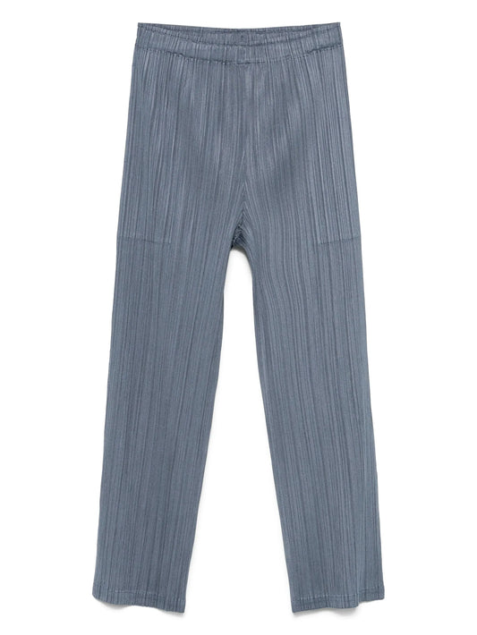 pleated trousers