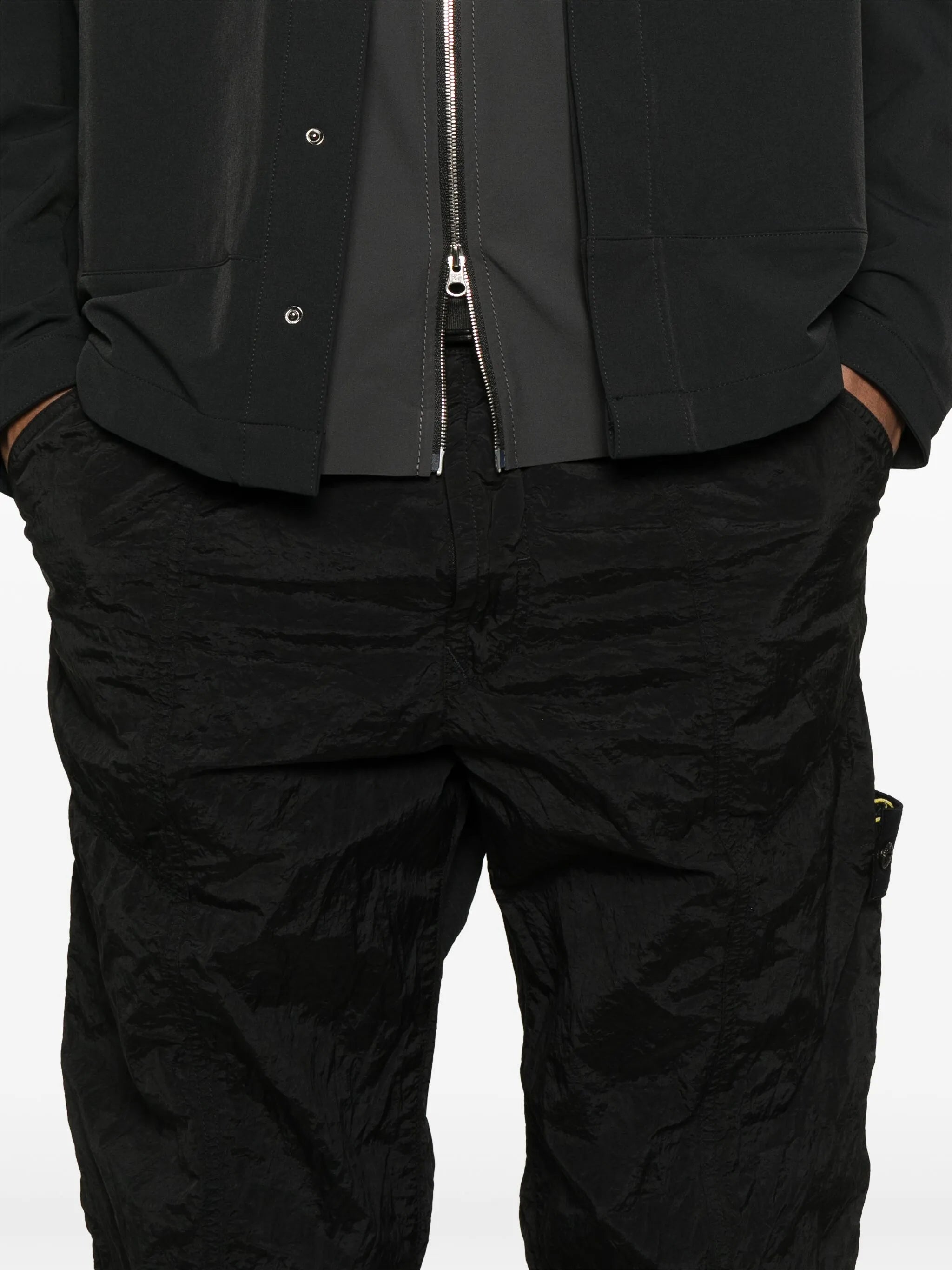 belted trousers