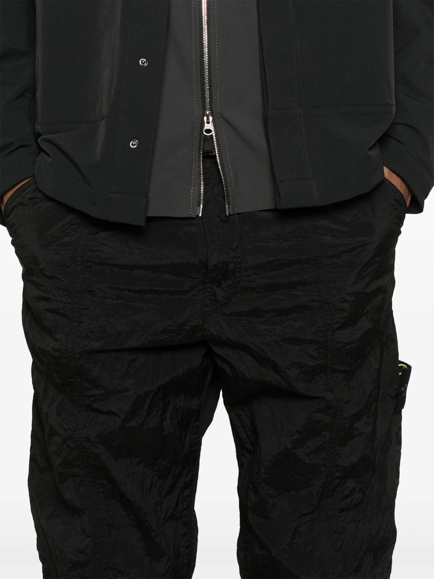 belted trousers