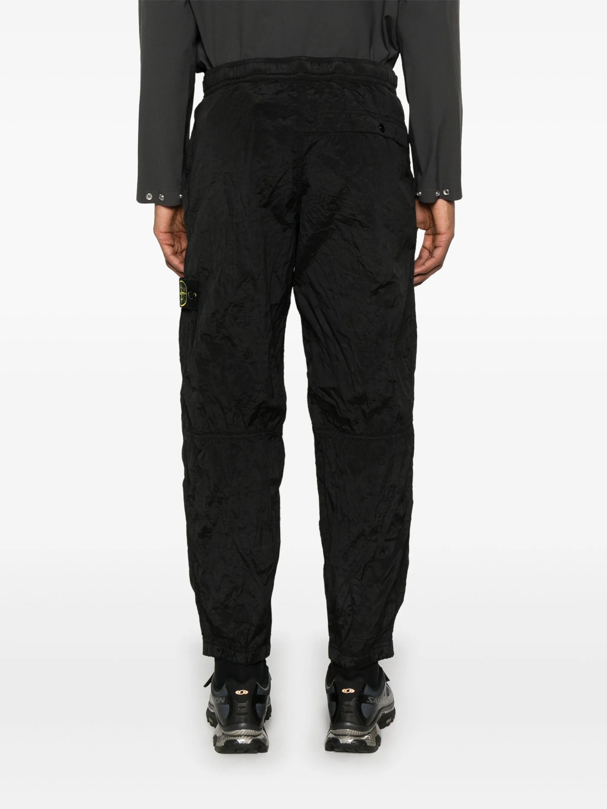 belted trousers