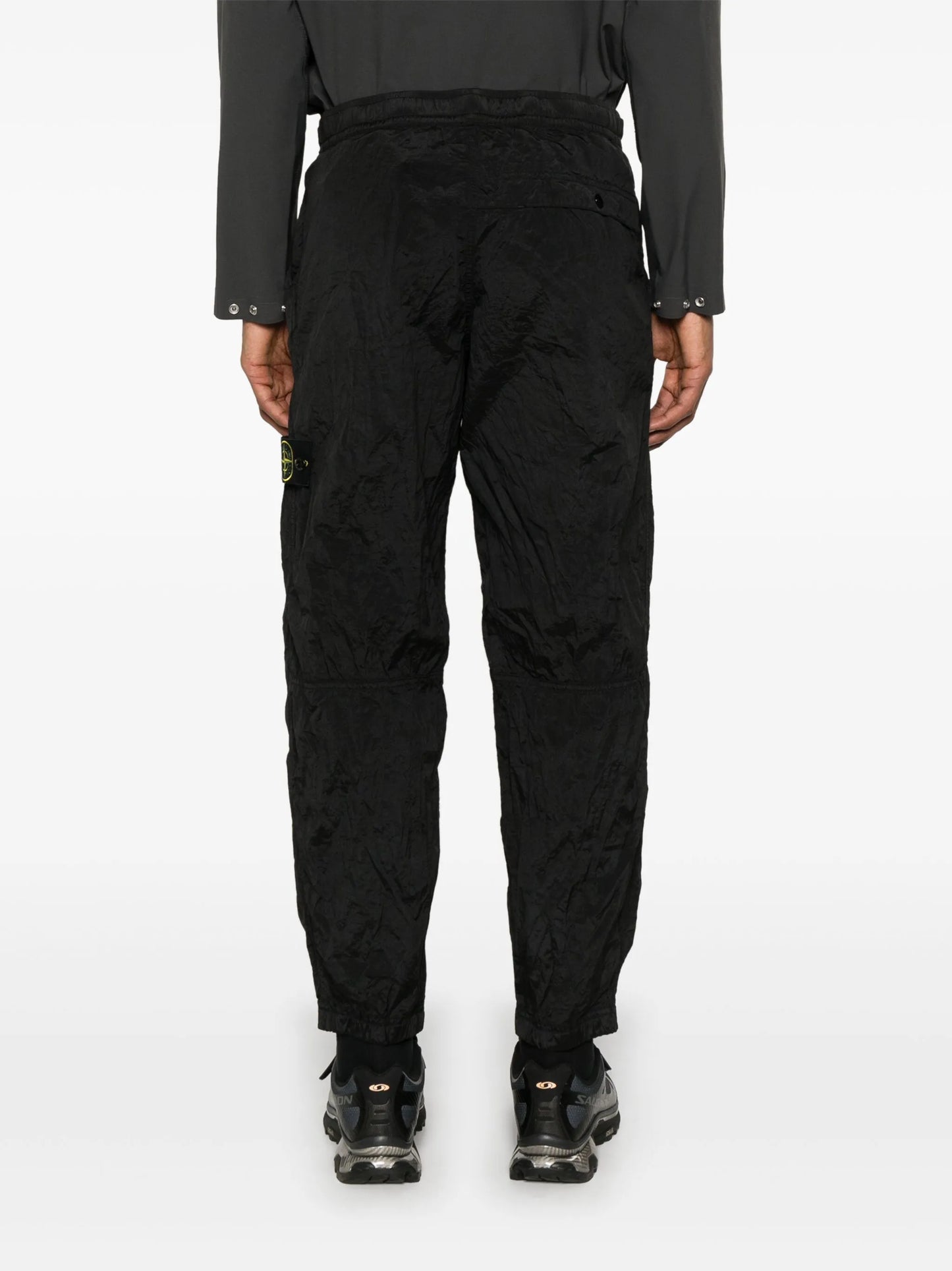 belted trousers