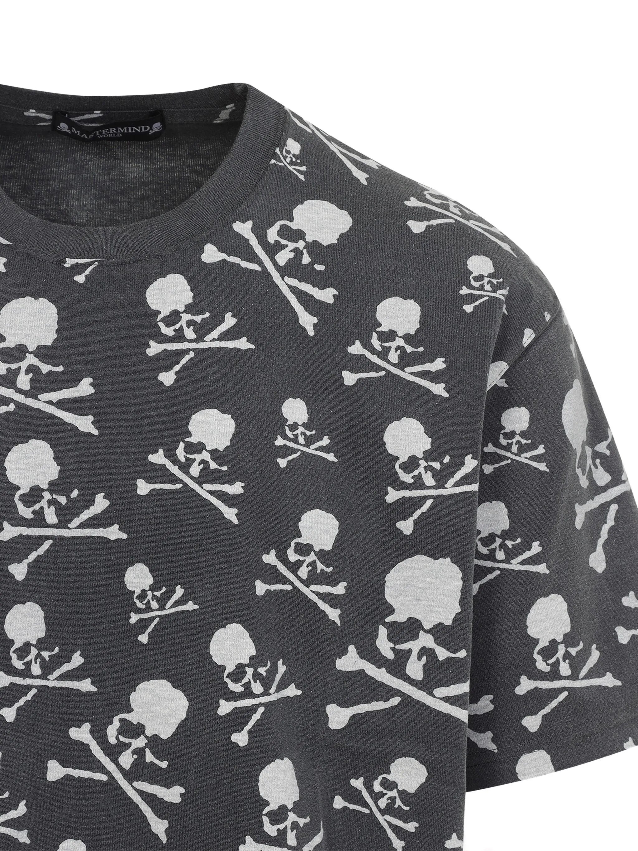 skull-print T-shirt