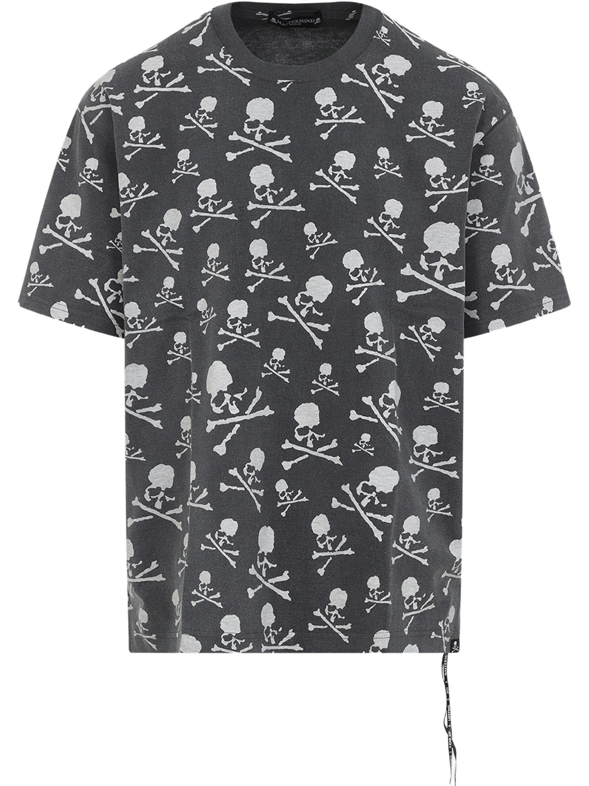 skull-print T-shirt