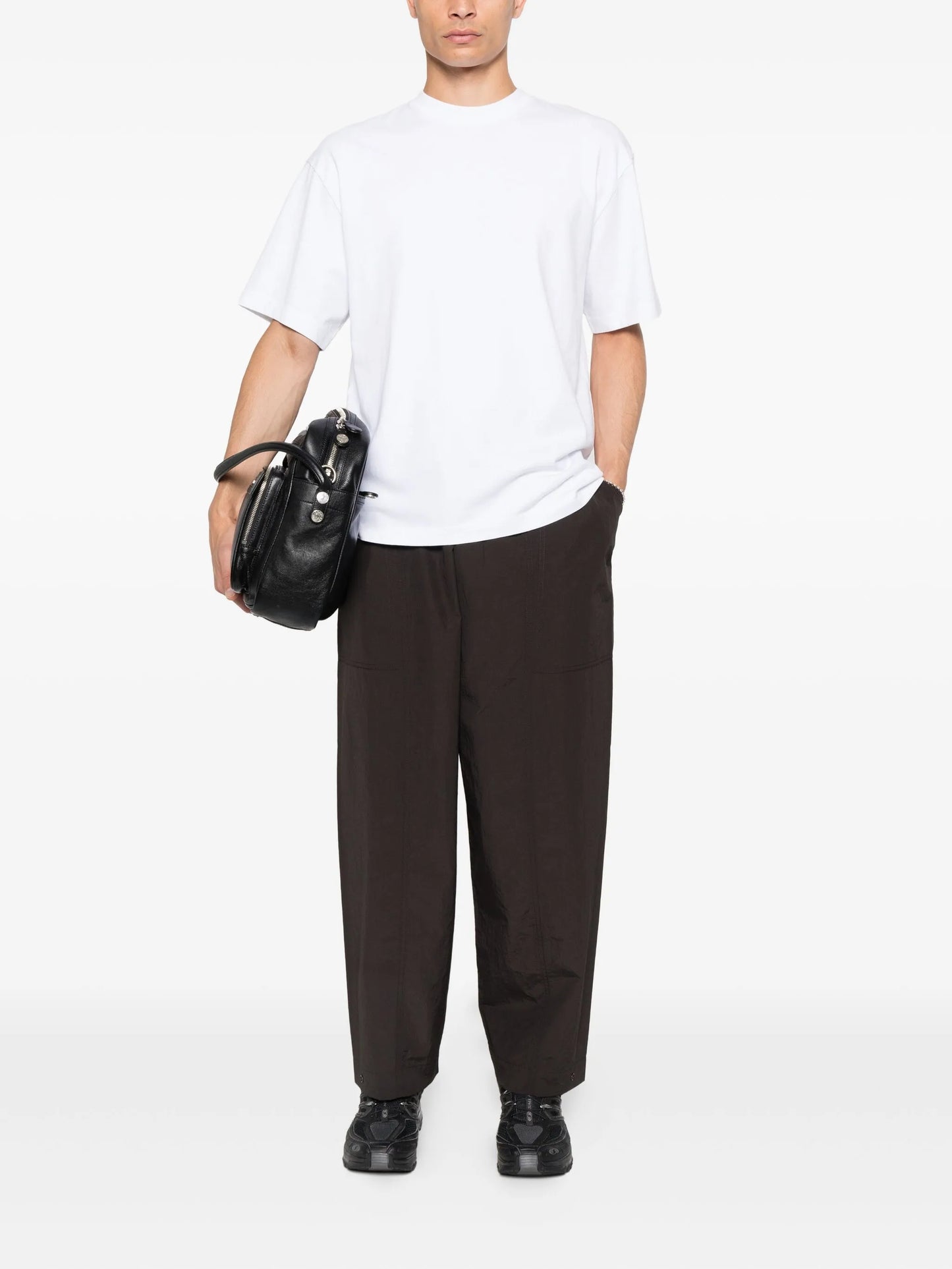 elasticated-waist trousers