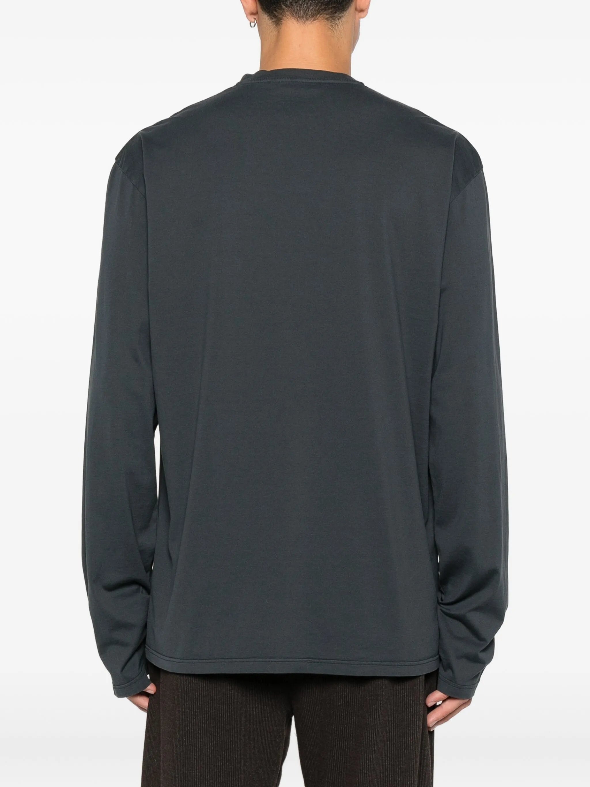 long-sleeve round-neck T-shirt