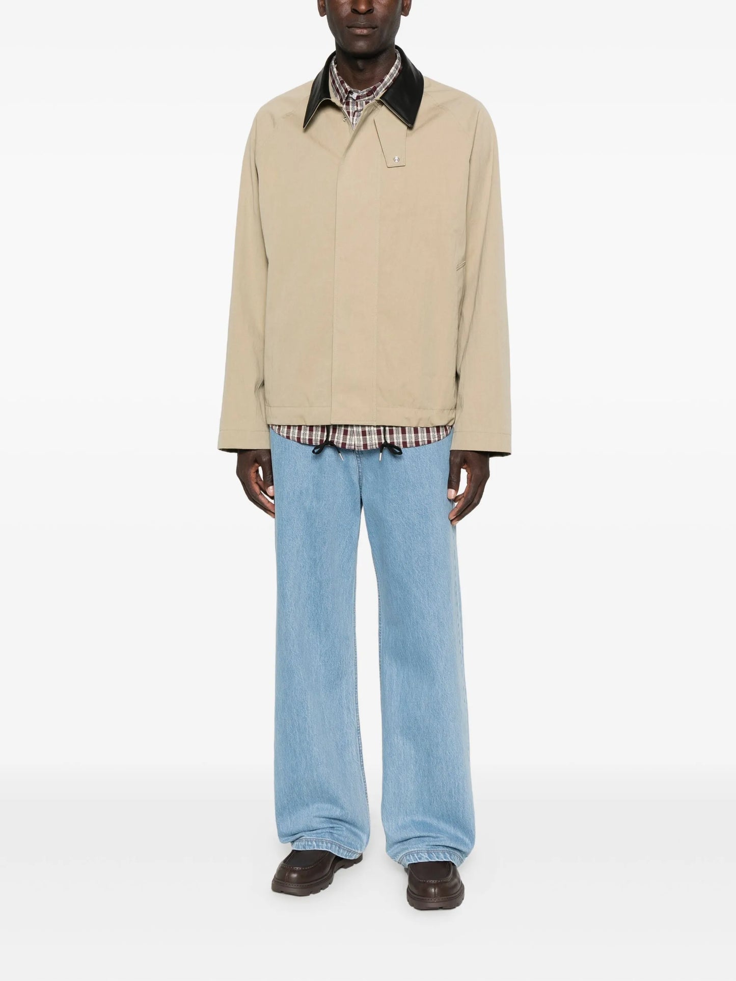 contrast-collar zip-up jacket