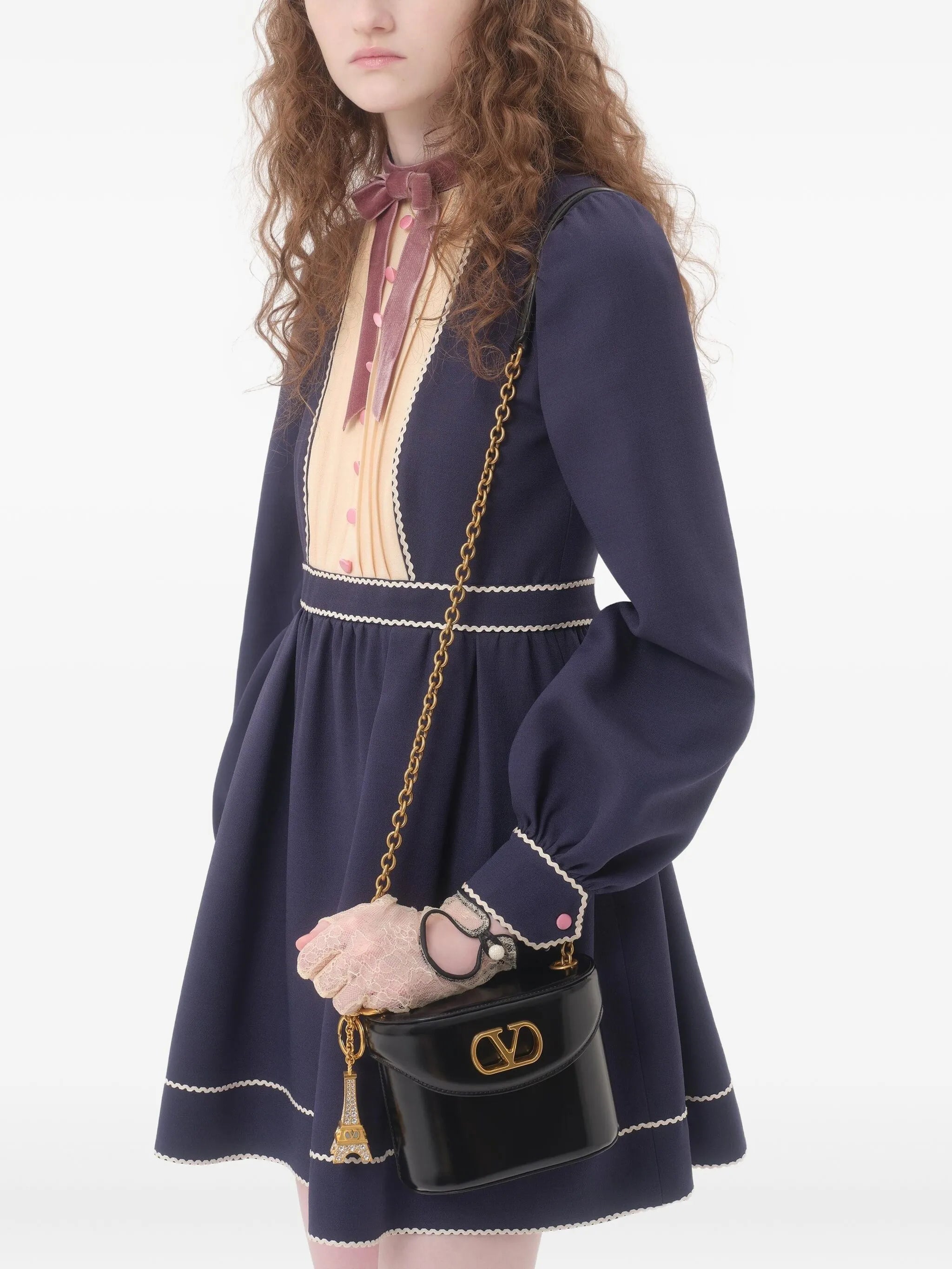 Vain vanity bag