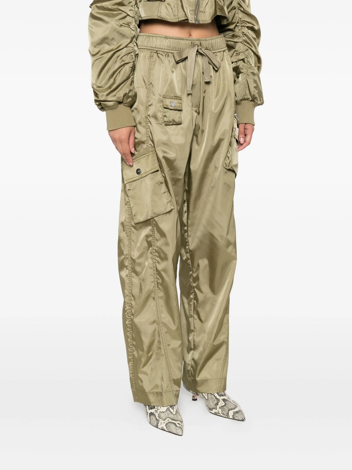 tapered cargo pants