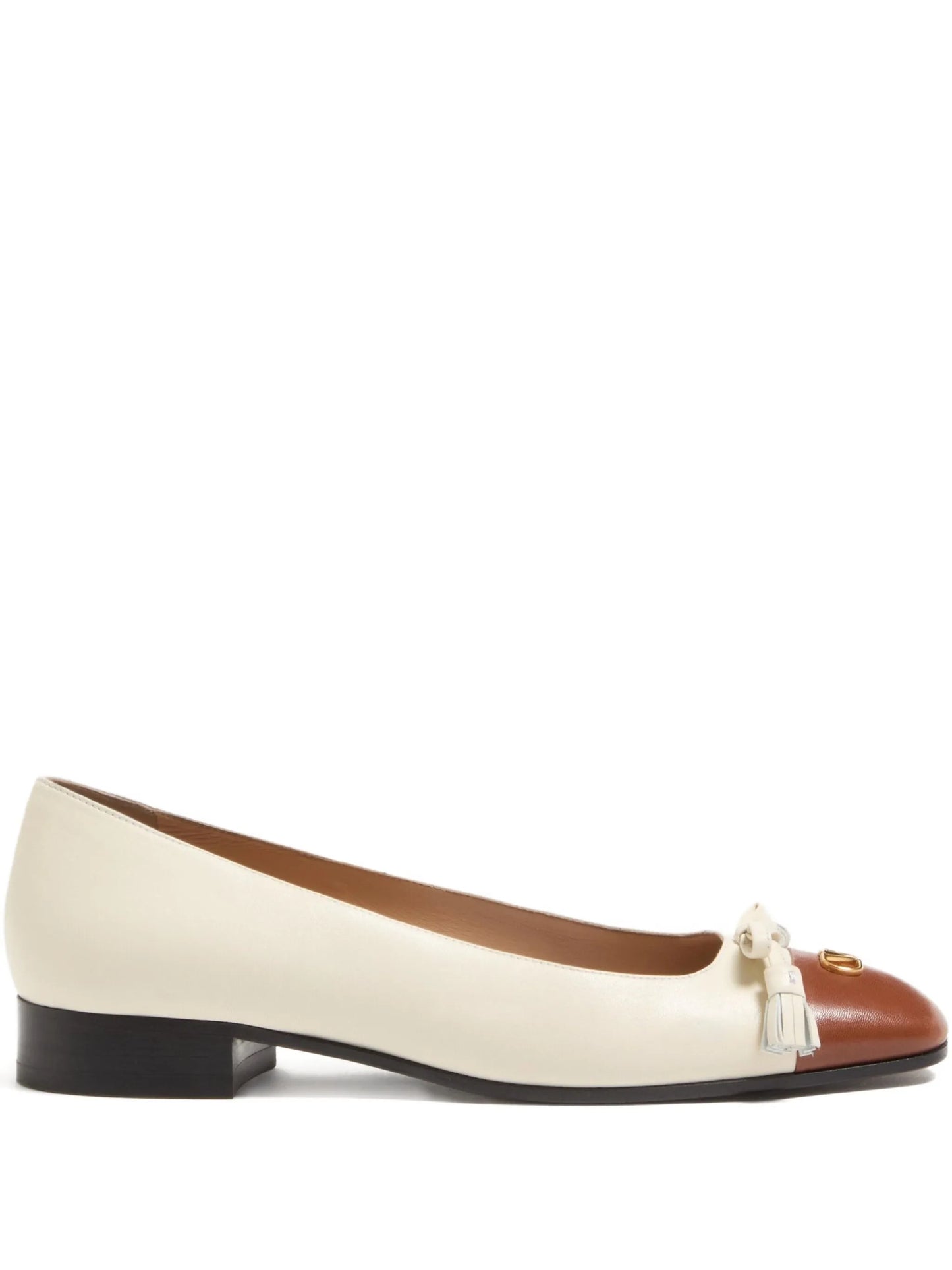 tassel-embellished leather ballet flats