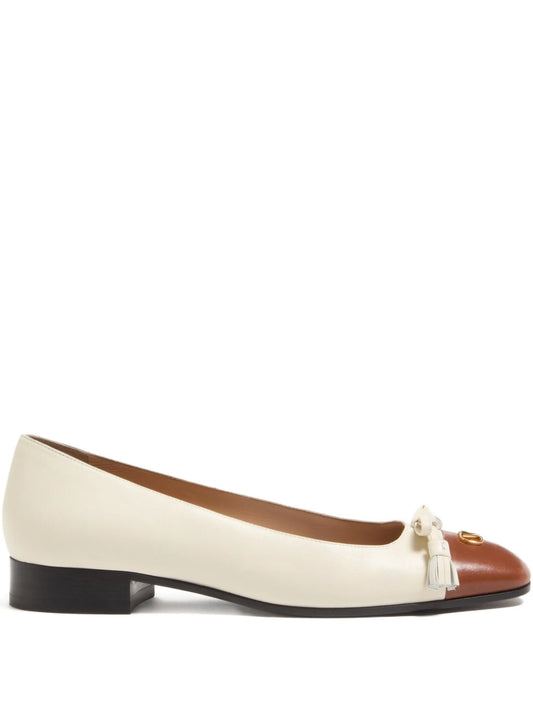 tassel-embellished leather ballet flats