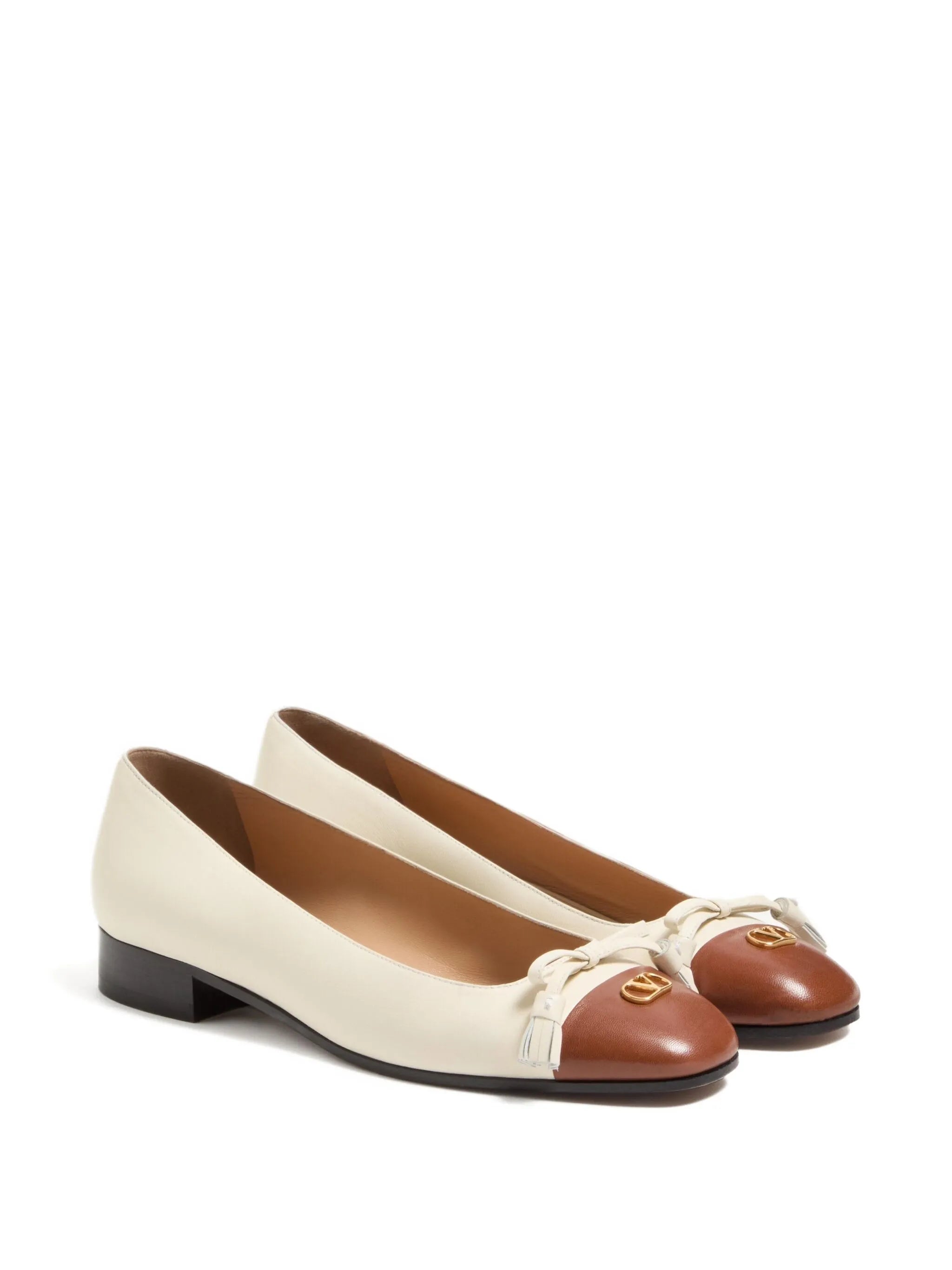 tassel-embellished leather ballet flats
