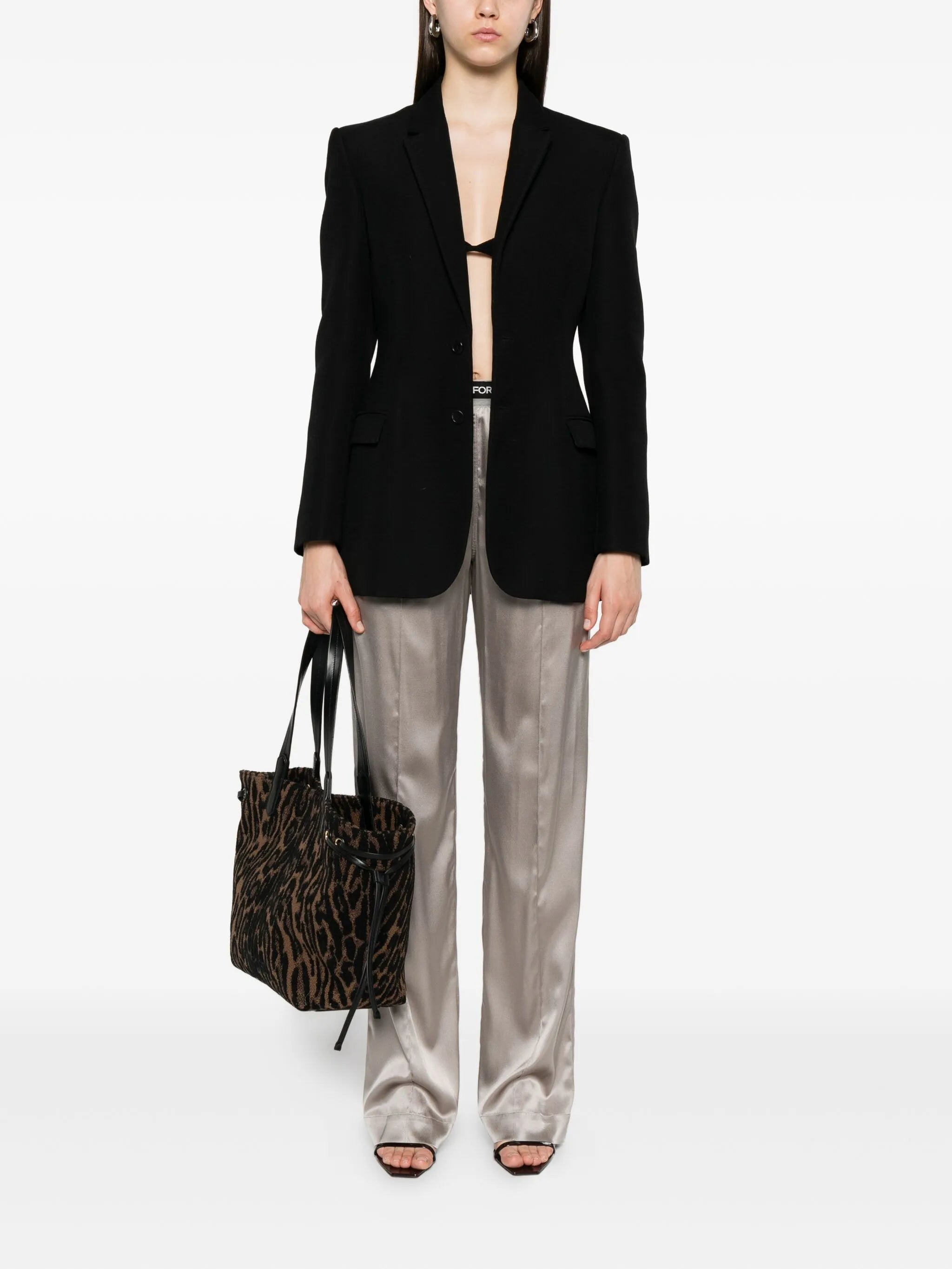 logo-patch trousers
