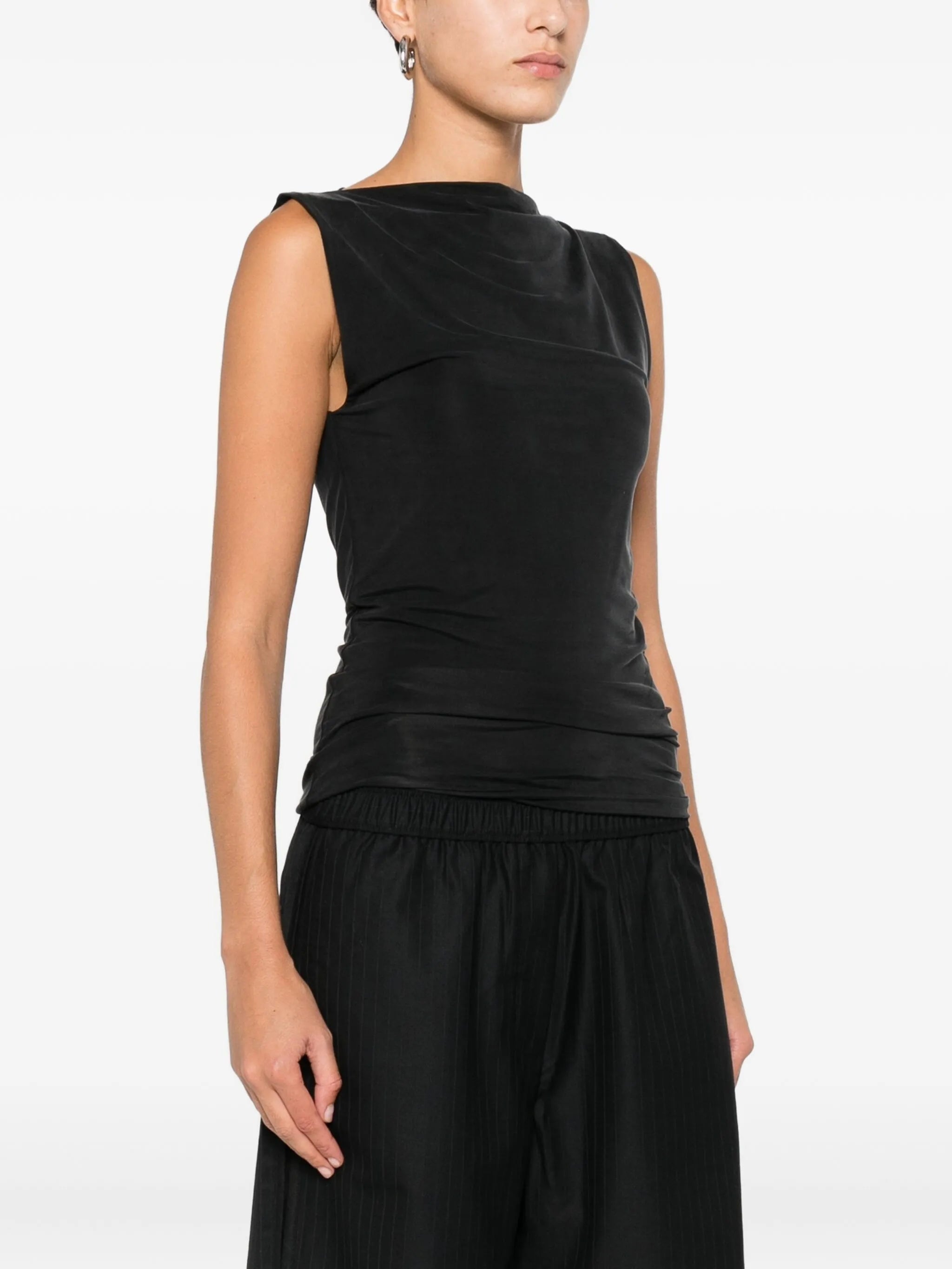 sleeveless top