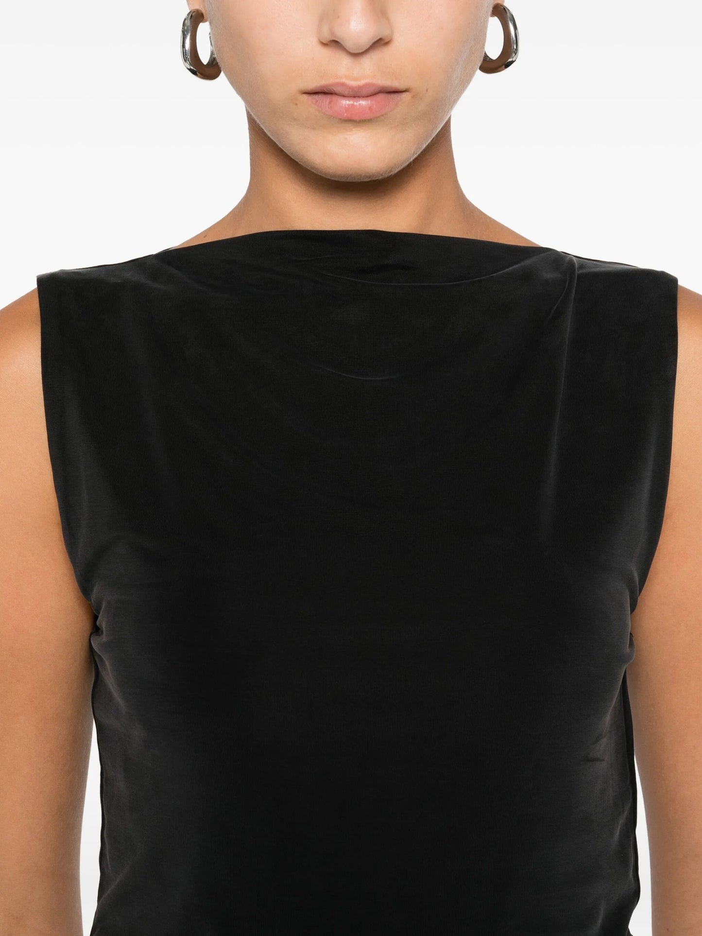 sleeveless top