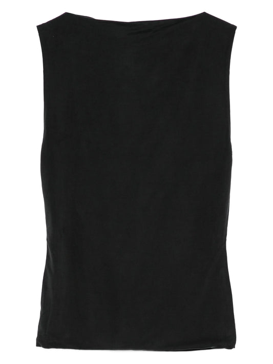 sleeveless top