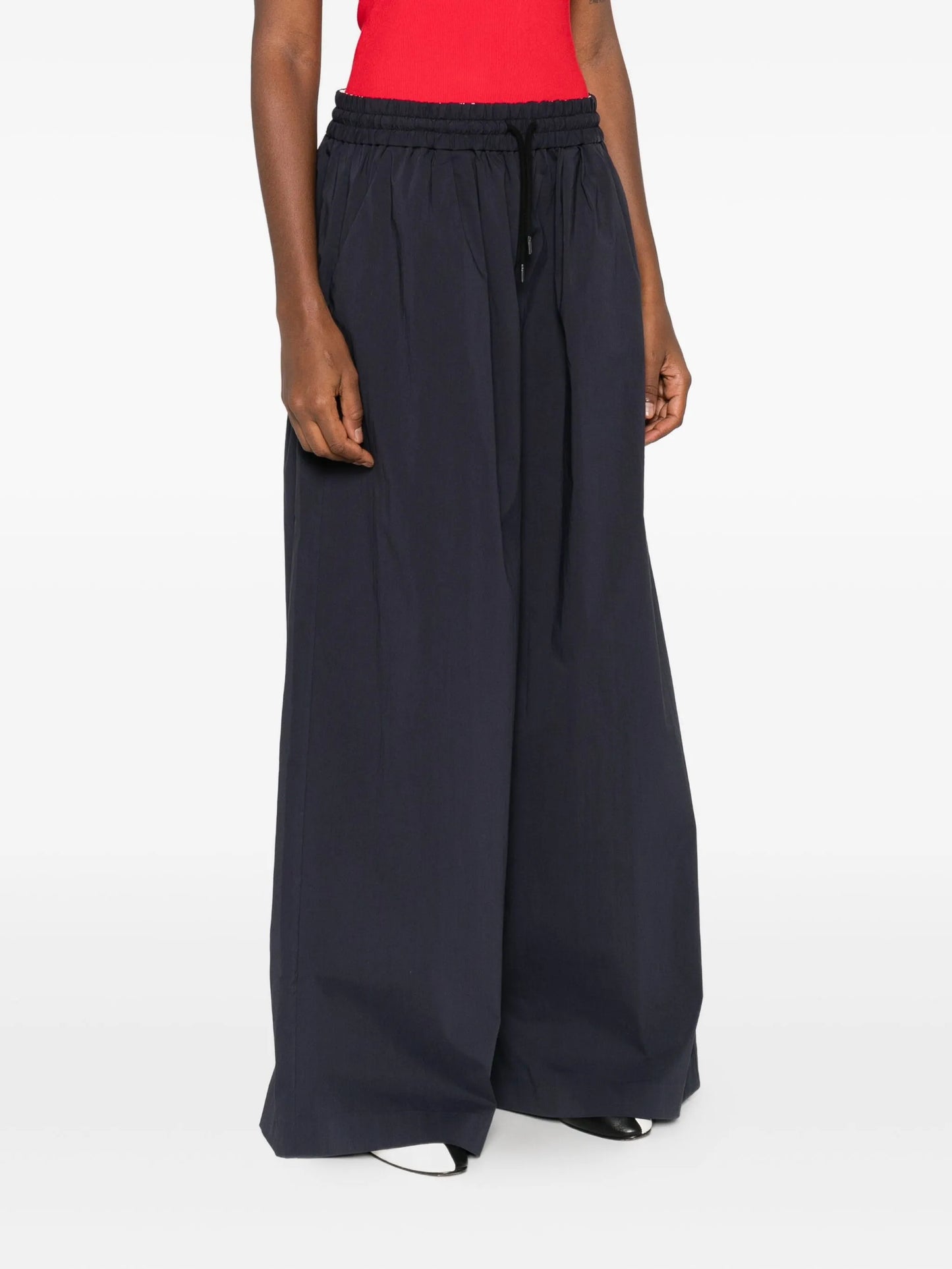 elasticated-waistband trousers