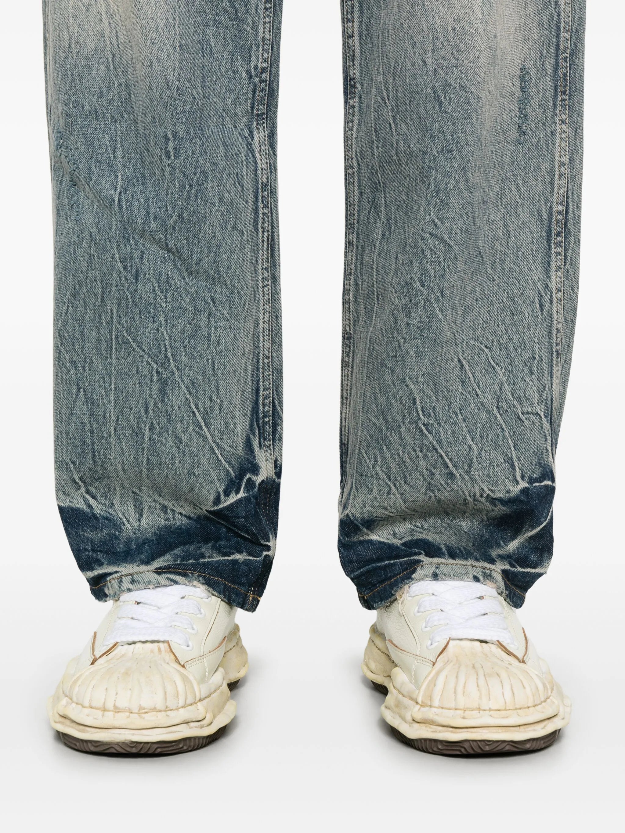 R3 distressed jeans