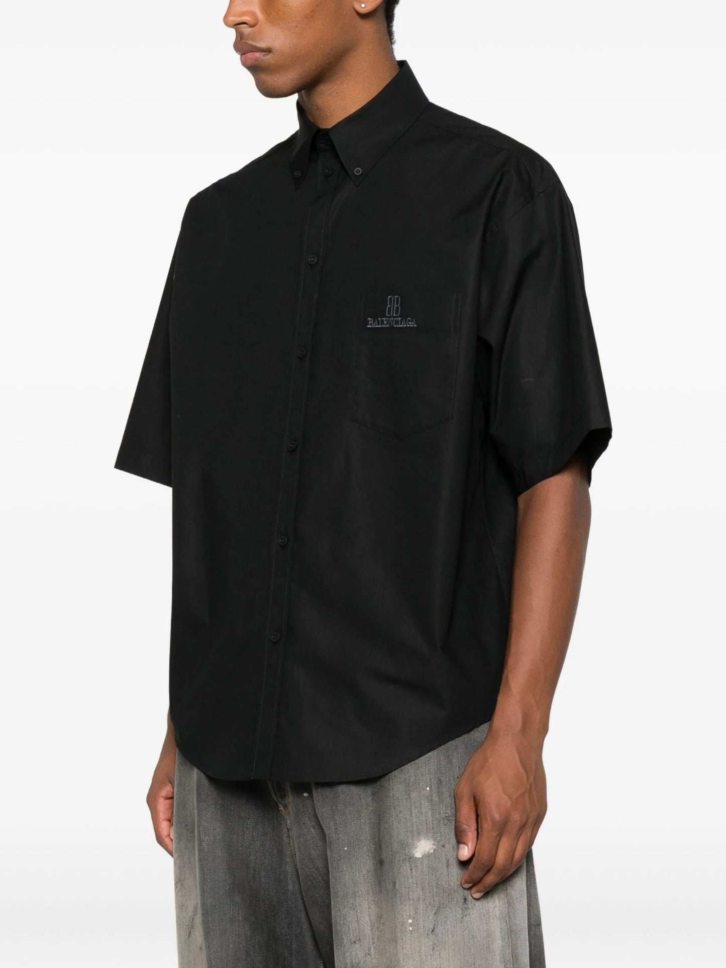embroidered-logo short-sleeve shirt