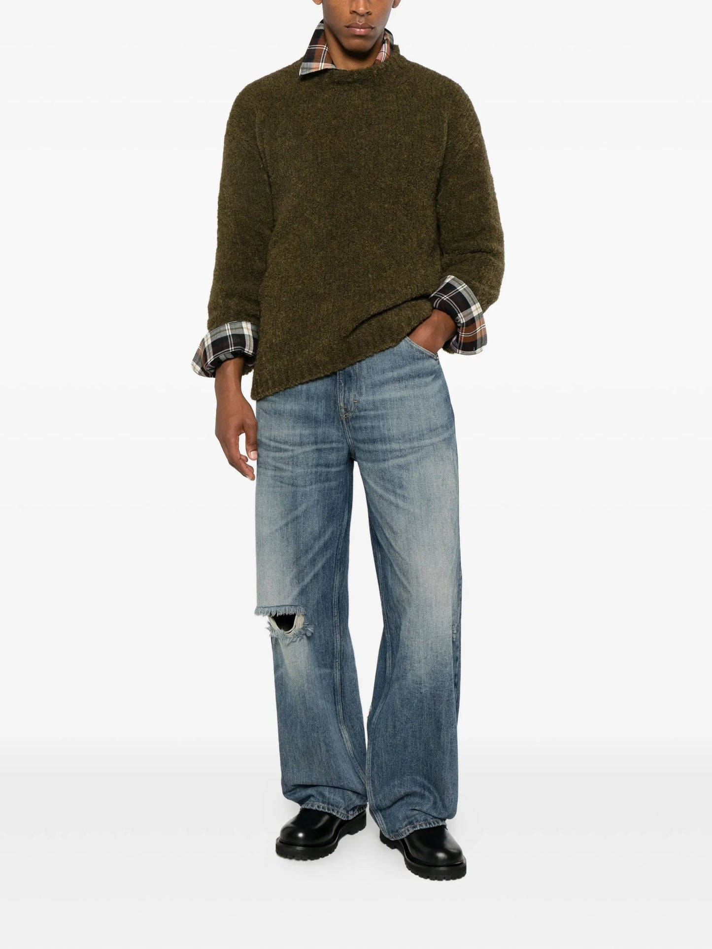 Vast Cut distressed jeans