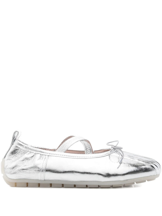 cross-strap bow ballet flats