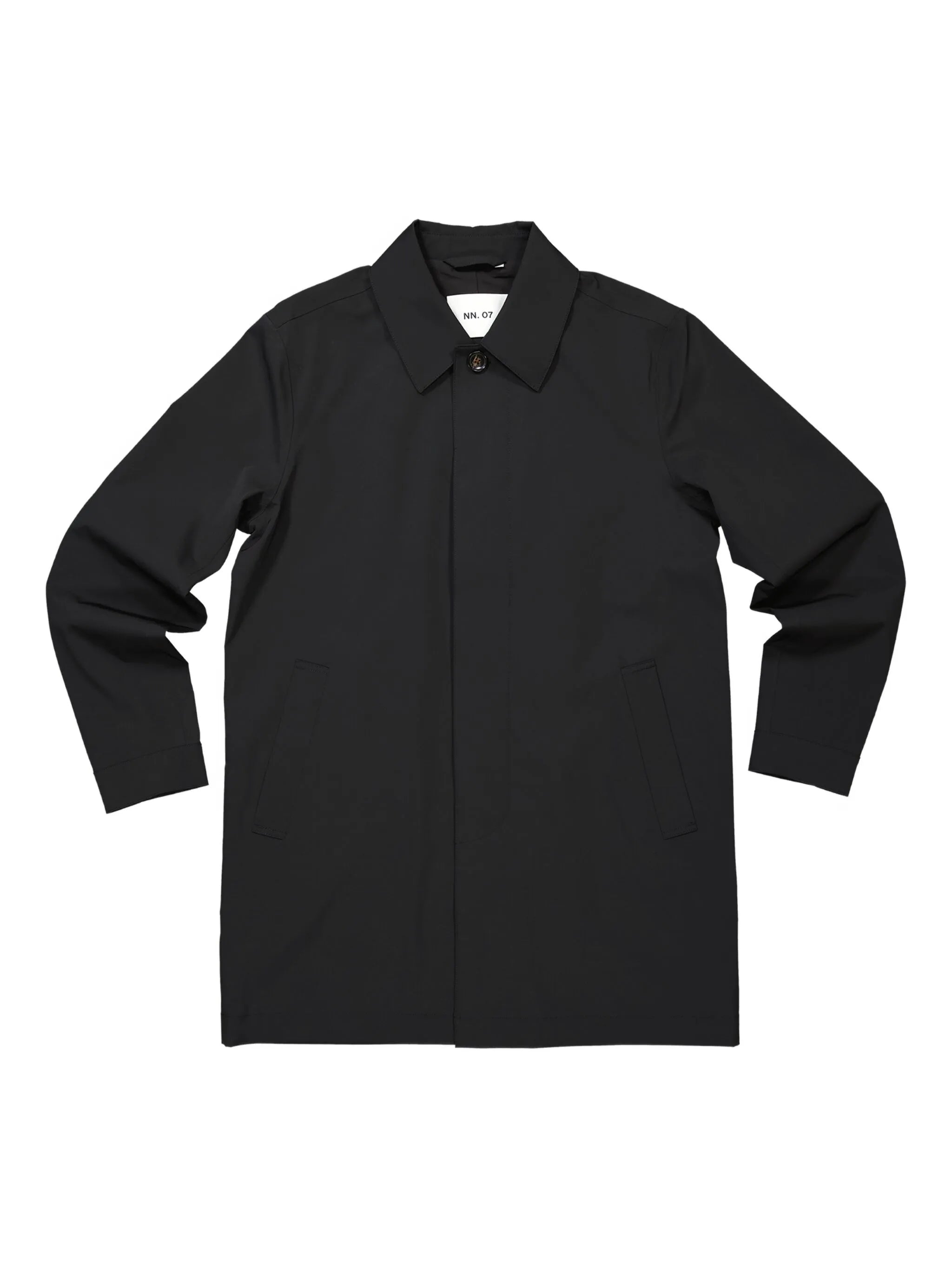 A mid-length, lightweight, transseasonal coat made from breathable, waterproof technical fabric.