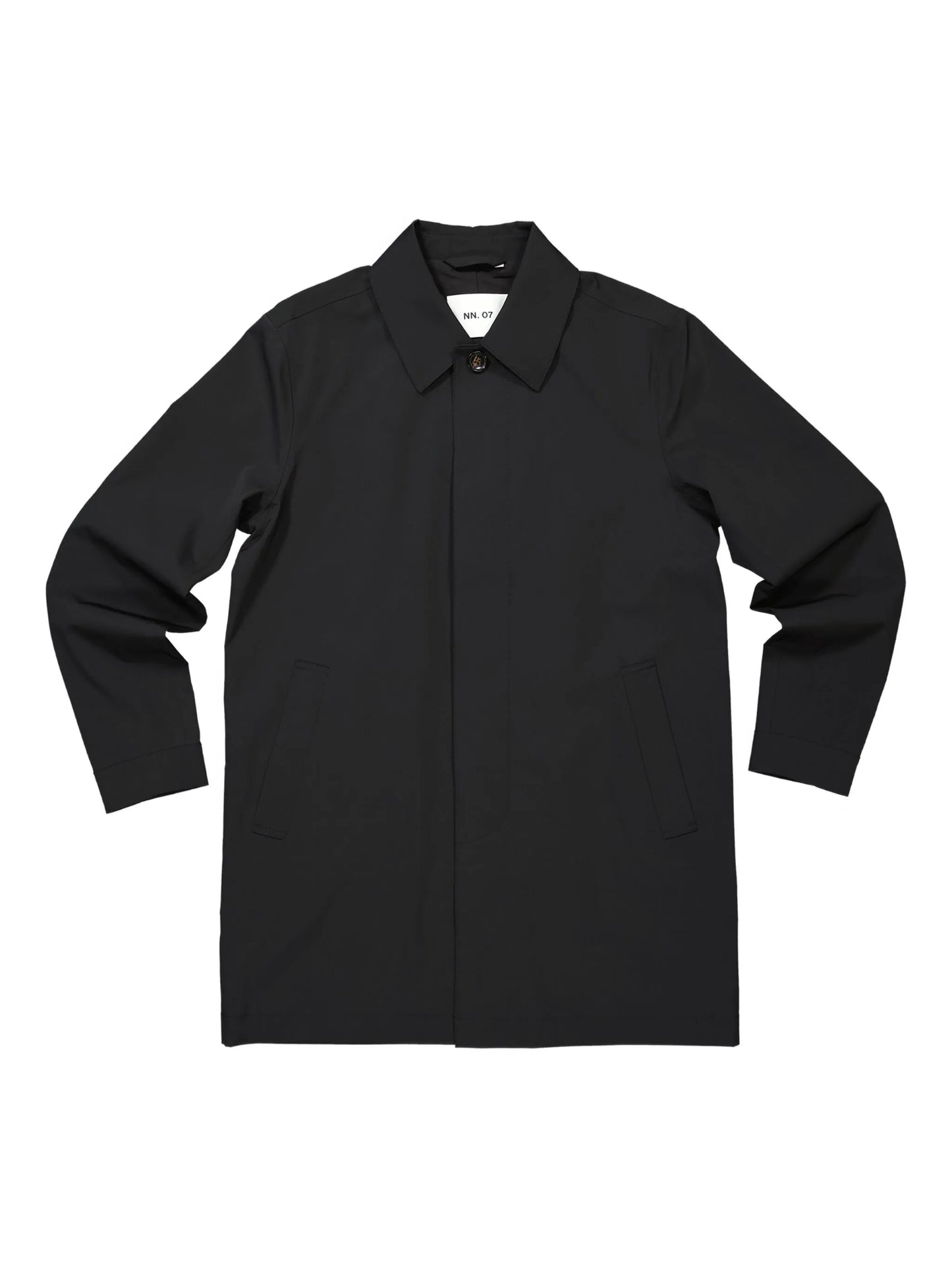 A mid-length, lightweight, transseasonal coat made from breathable, waterproof technical fabric.