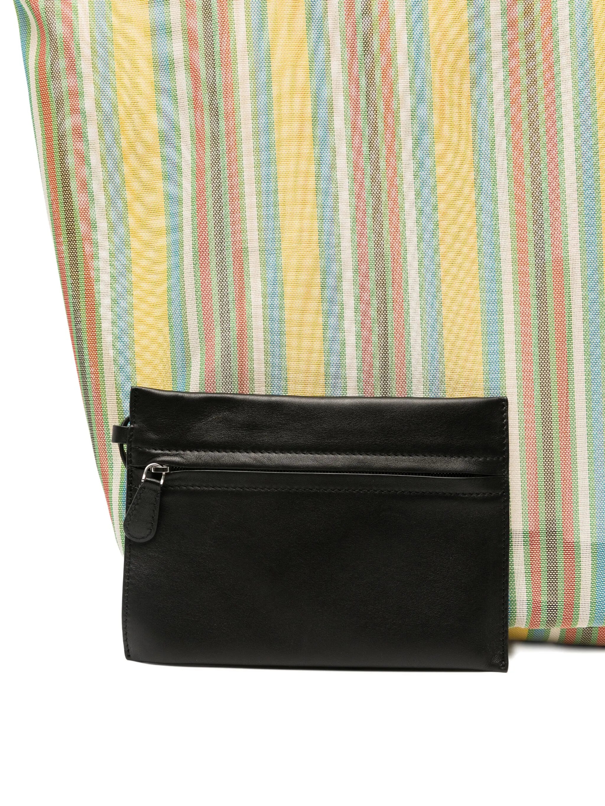 Barn mesh tote bag