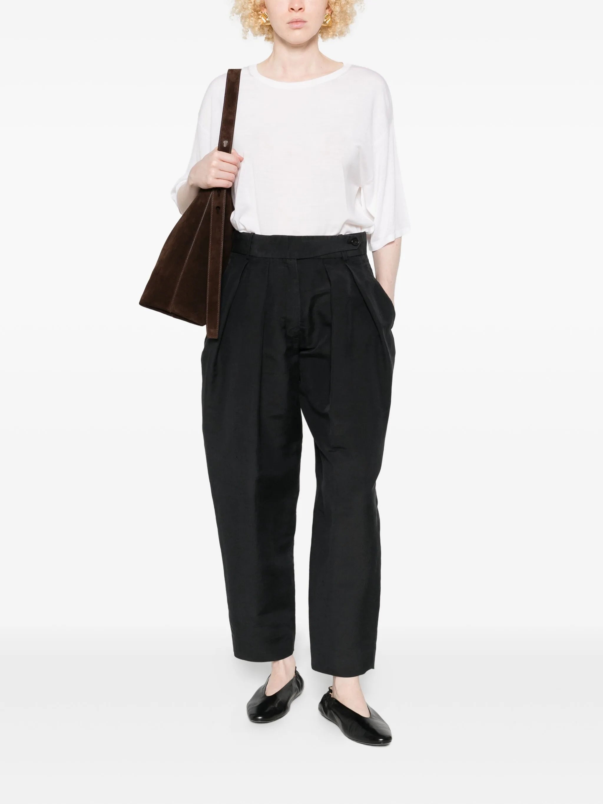 pleated trousers