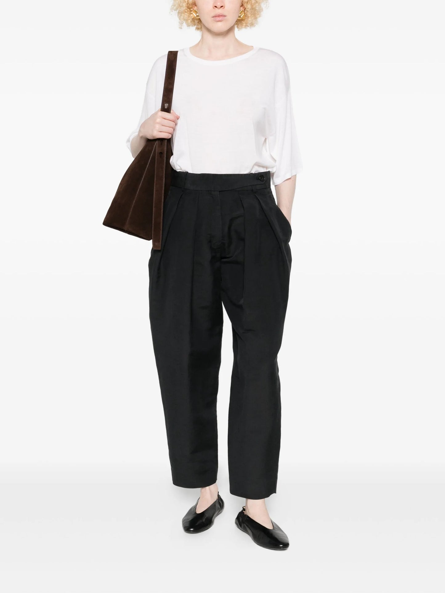 pleated trousers