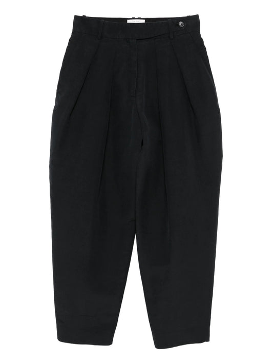 pleated trousers