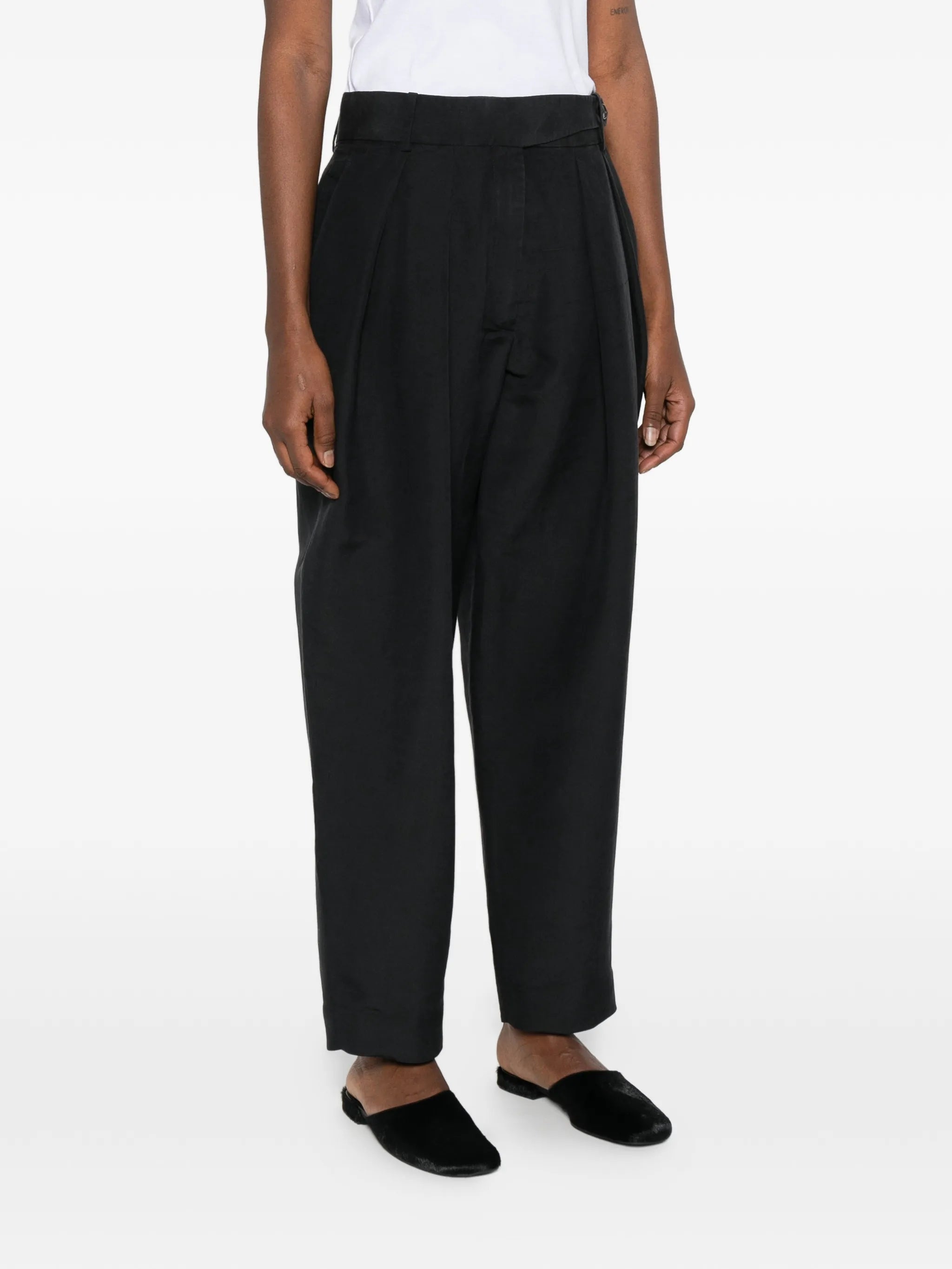 Dyri pleated trousers