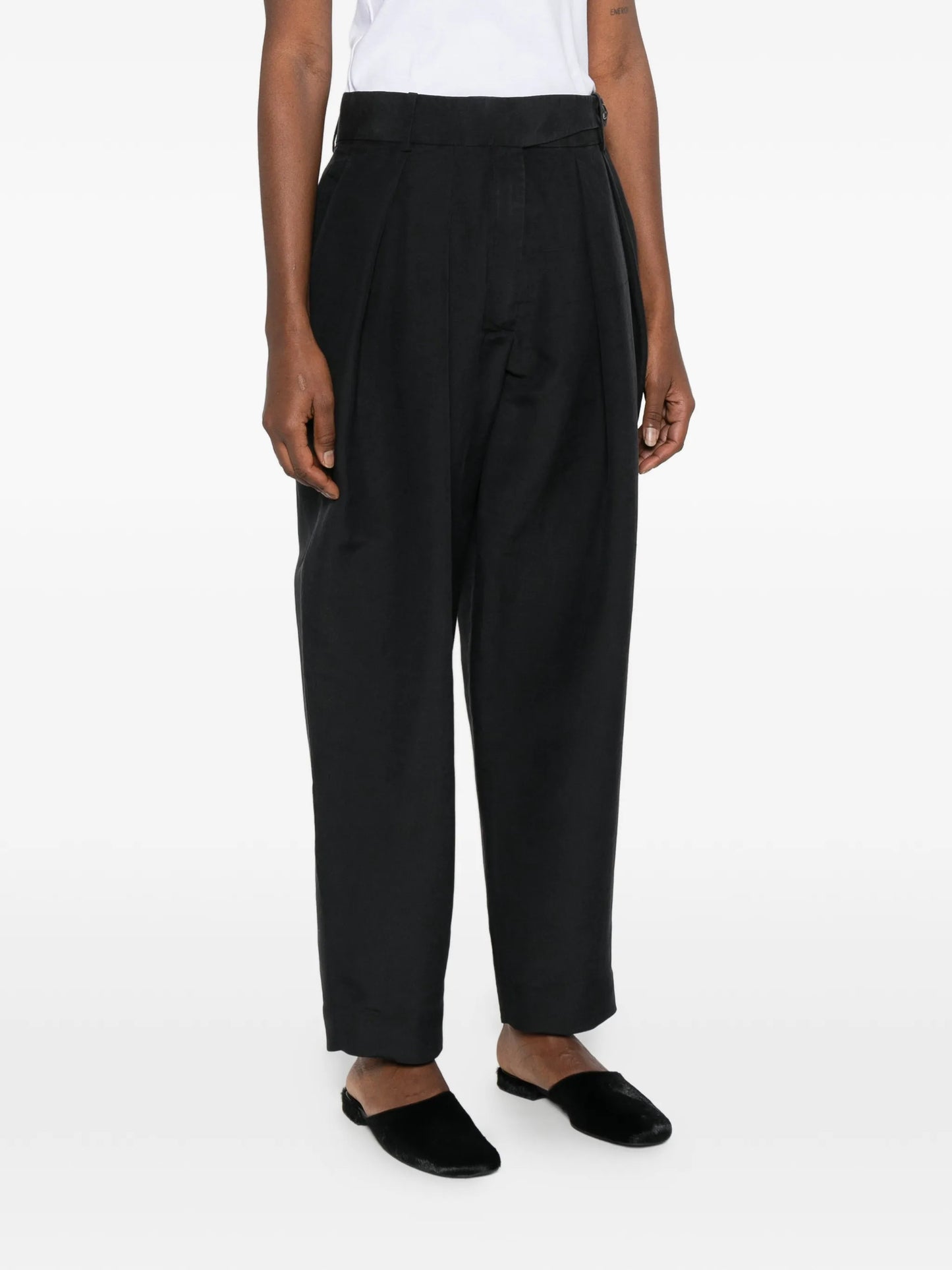 Dyri pleated trousers