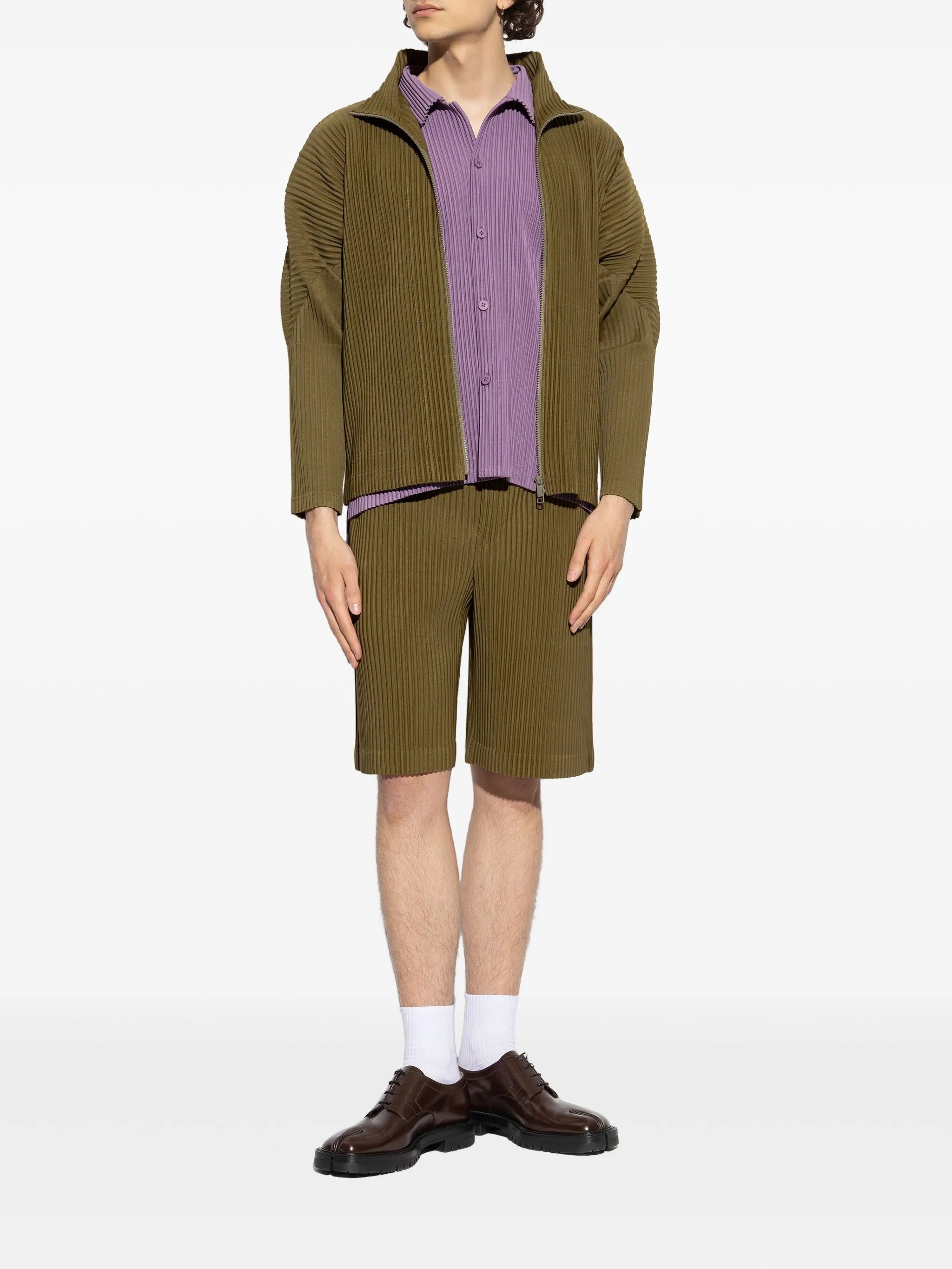 pleated shirt