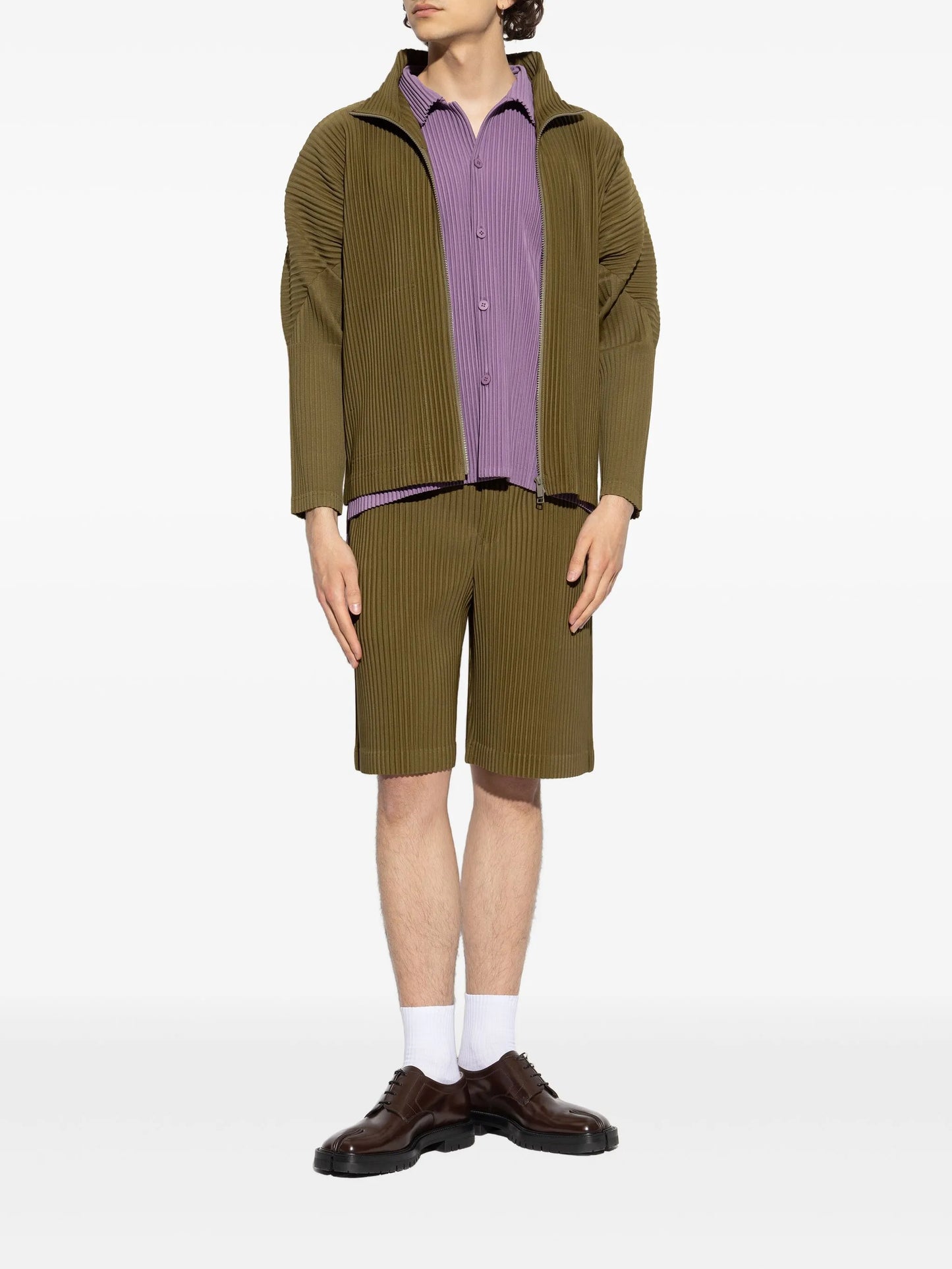 pleated shirt