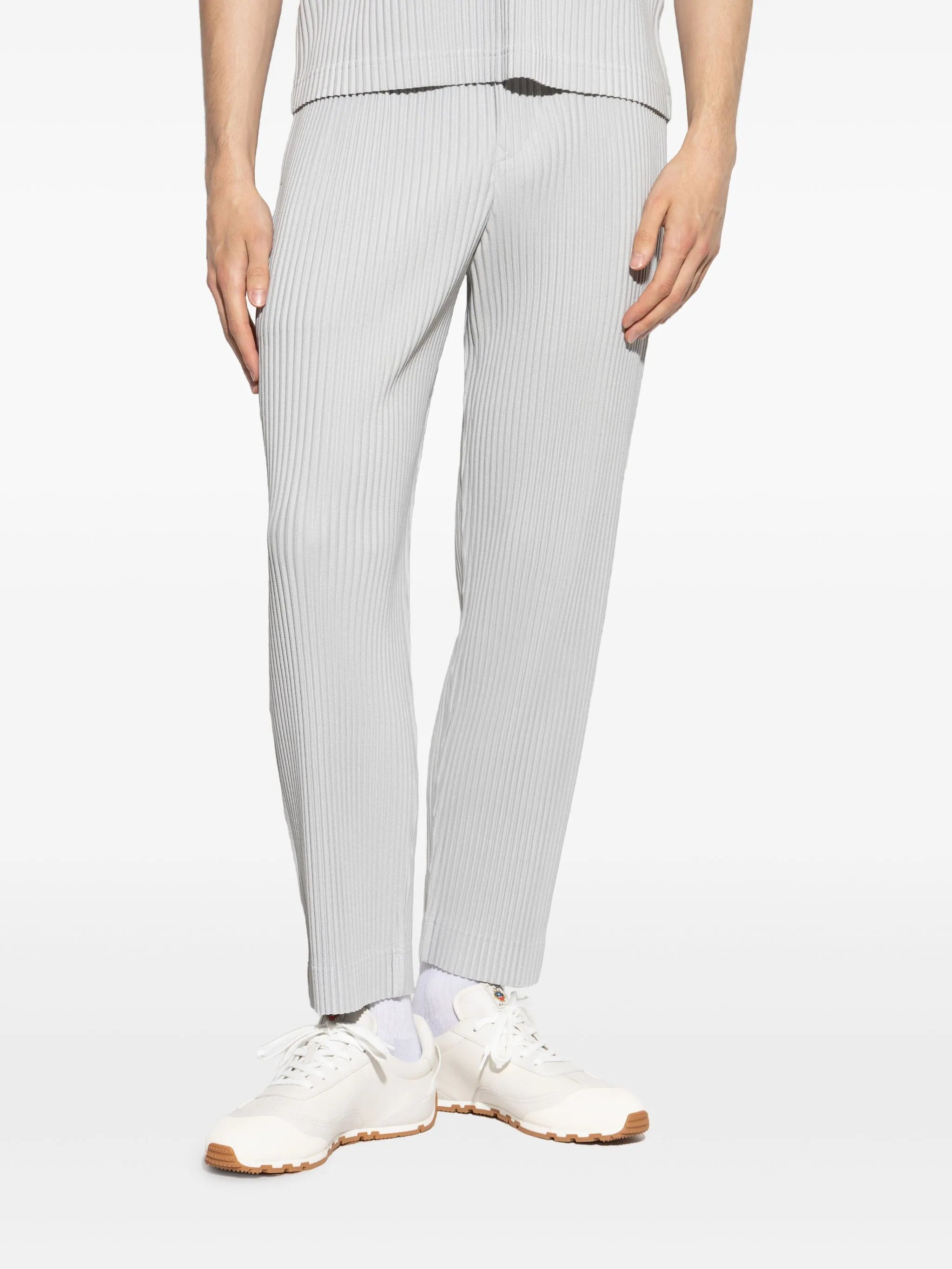 pleated straight-leg trousers