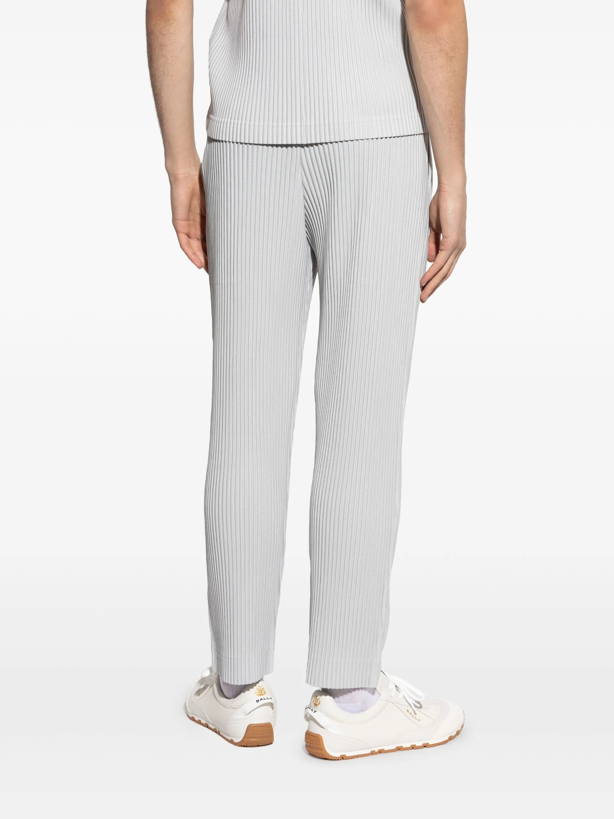 pleated straight-leg trousers
