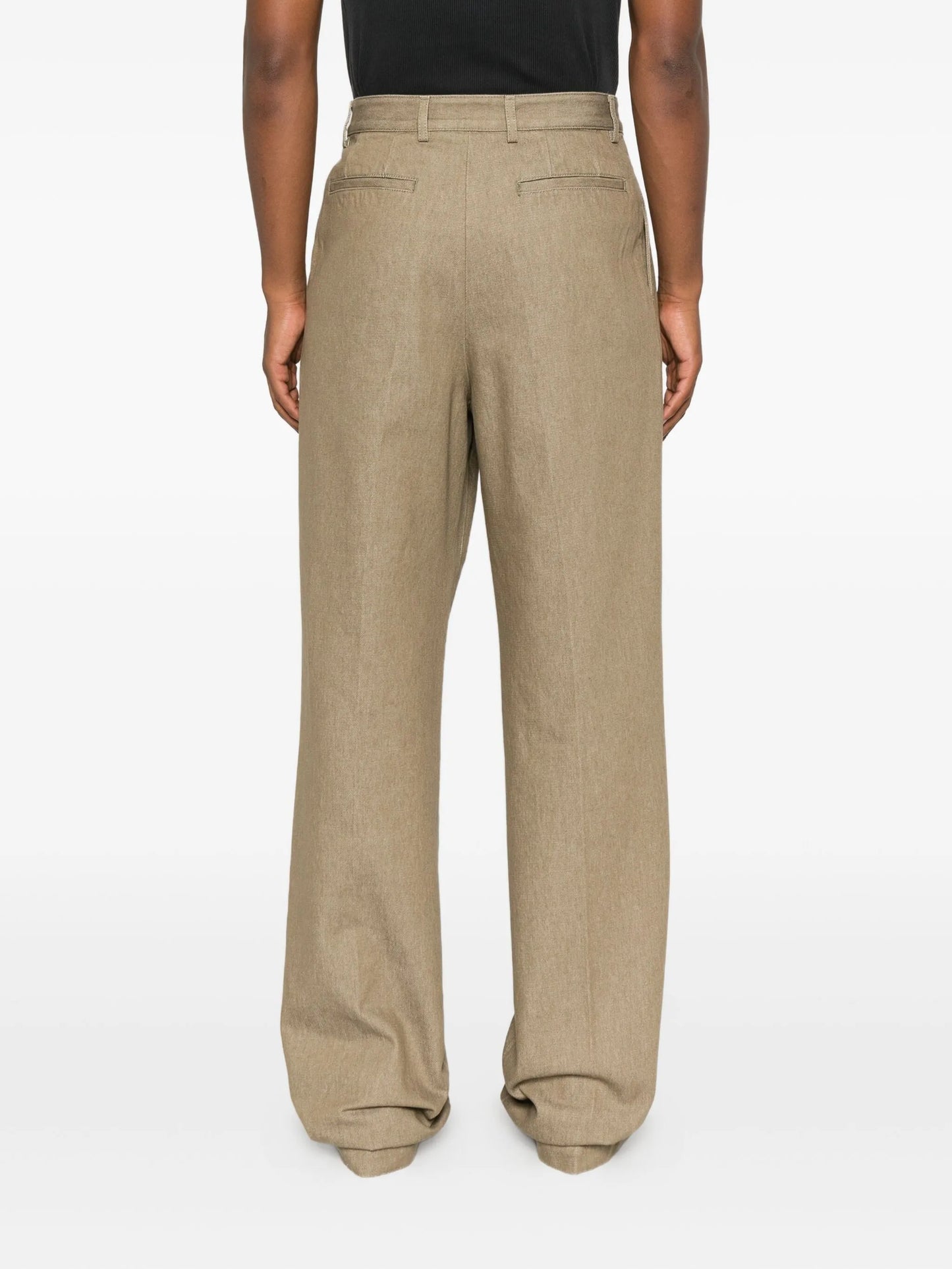single-pleat trousers