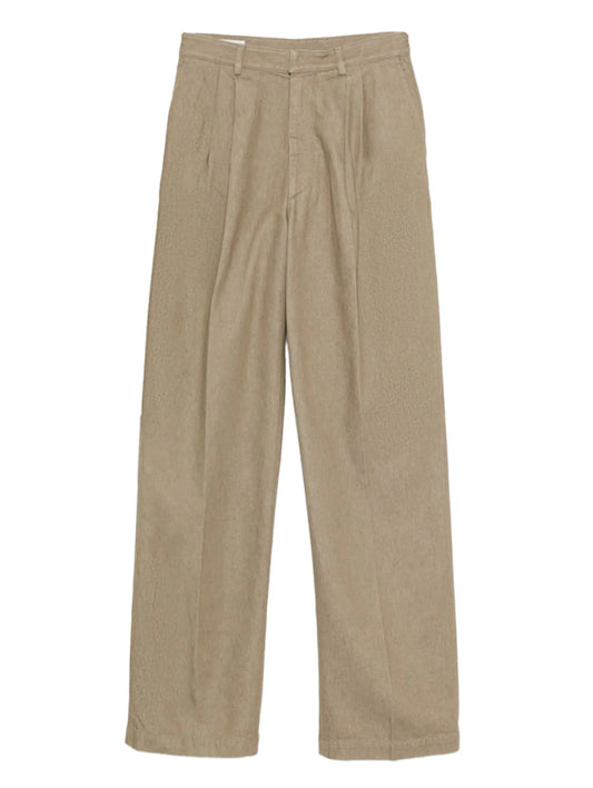 single-pleat trousers