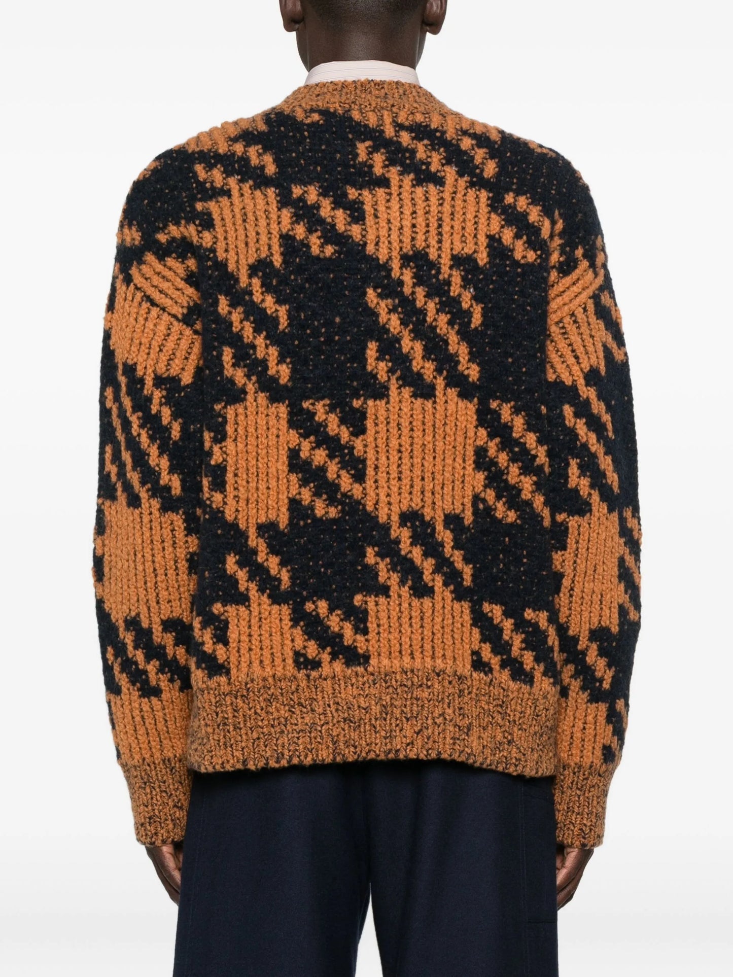 houndstooth-pattern V-neck jumper