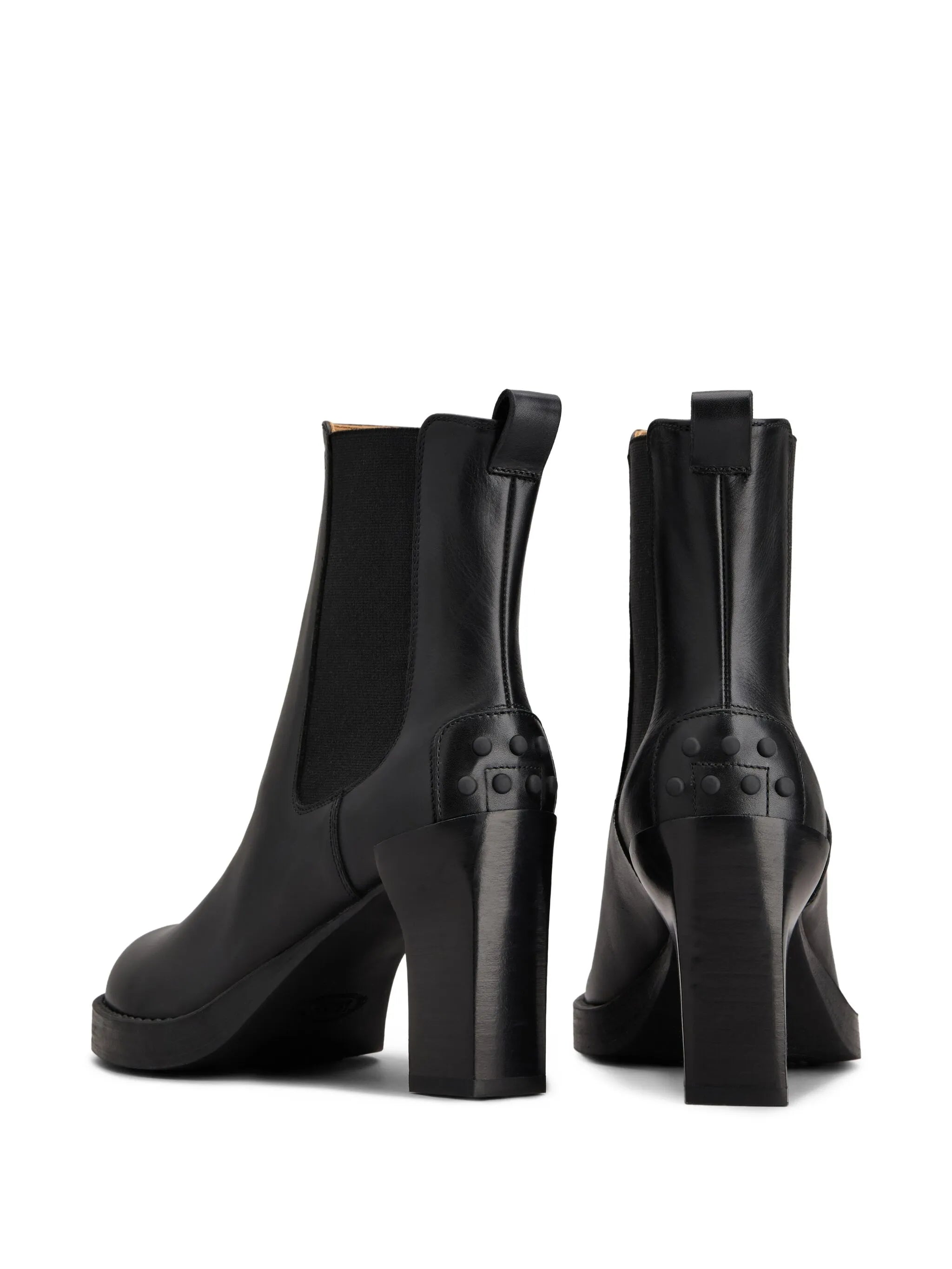 Chelsea boots in leather