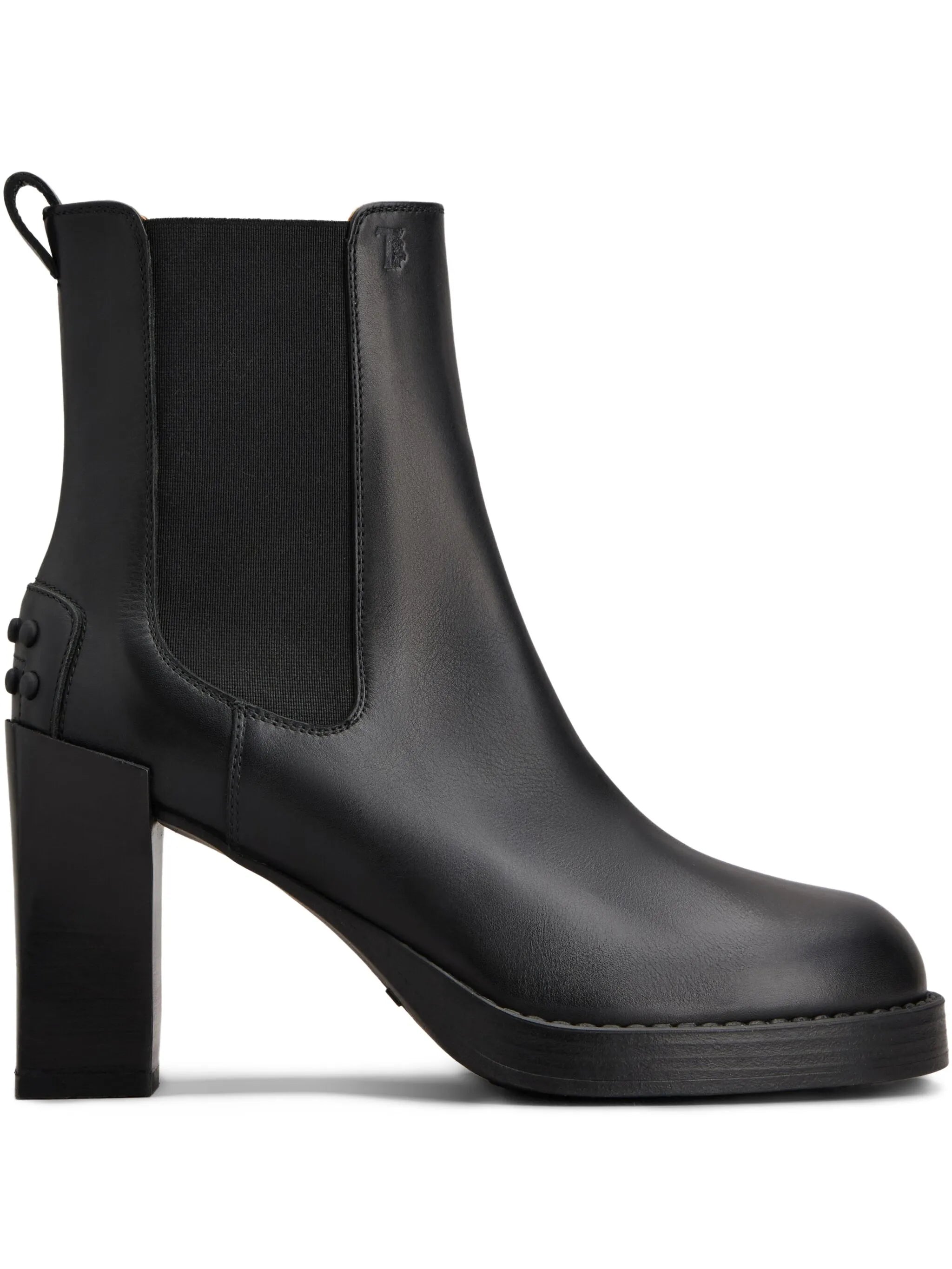 Chelsea boots in leather
