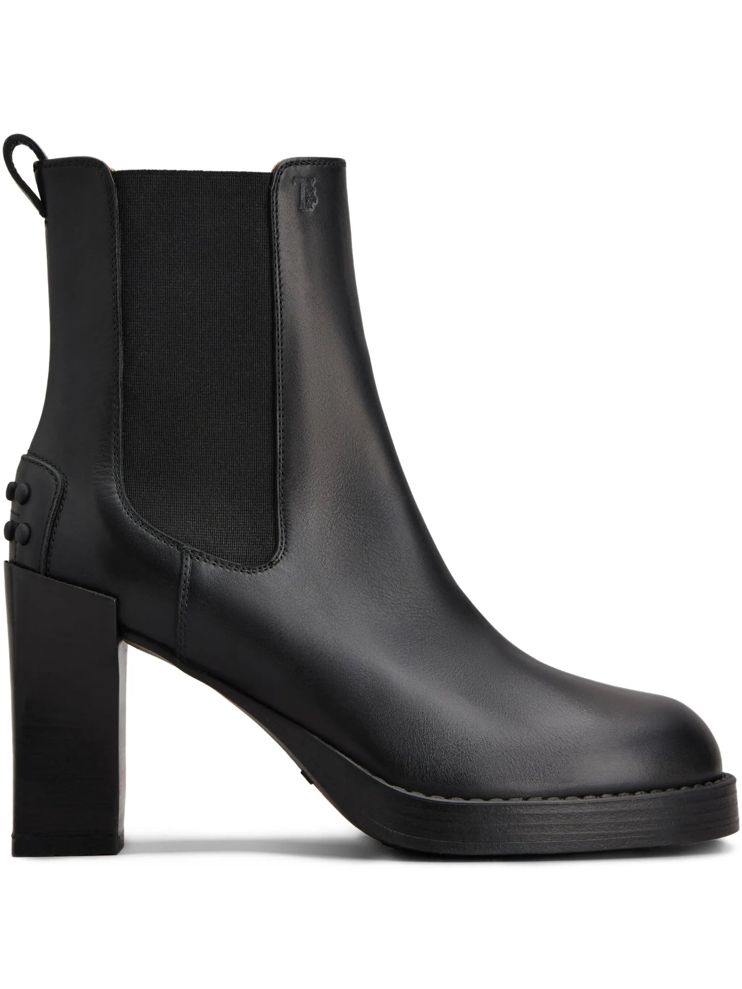 Chelsea boots in leather