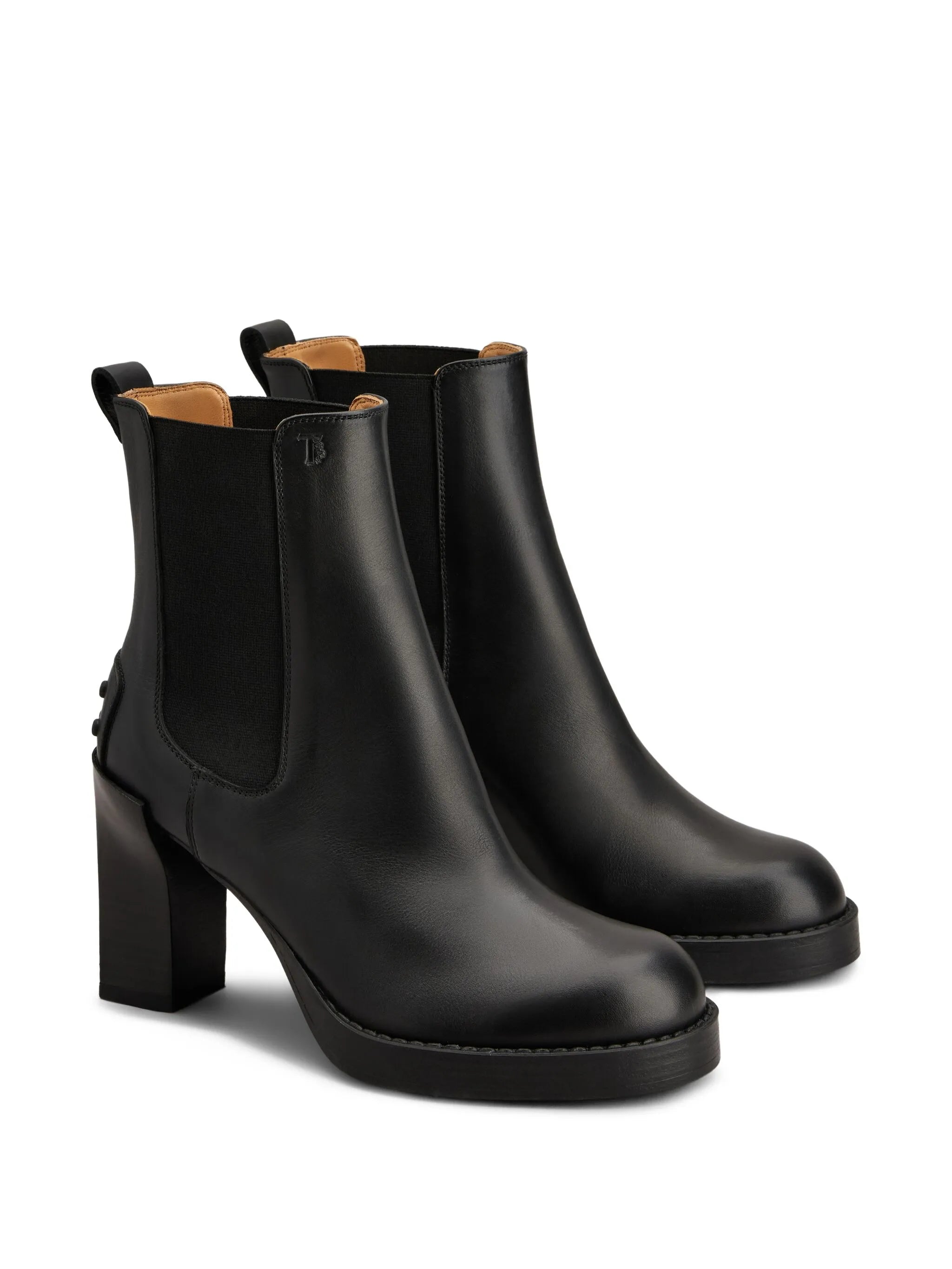Chelsea boots in leather